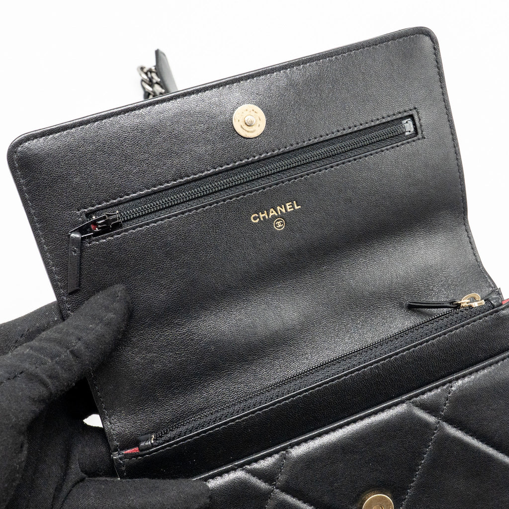CHANEL 19 WALLET ON CHAIN LAMBSKIN BLACK MULTICOLOUR HARDWARE