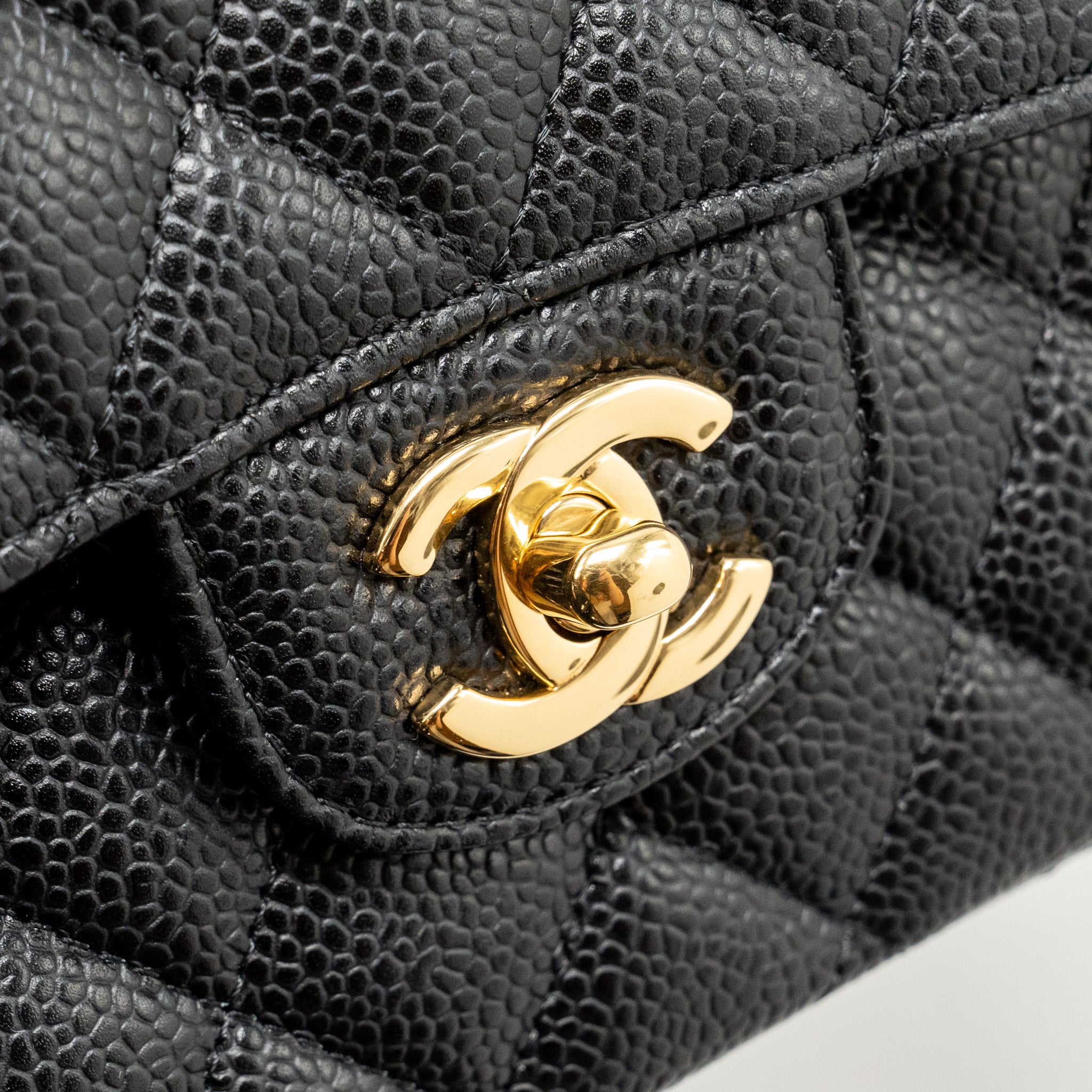 CHANEL MEDIUM CLASSIC DOUBLE  FLAP BAG CAVIAR  BLACK GHW