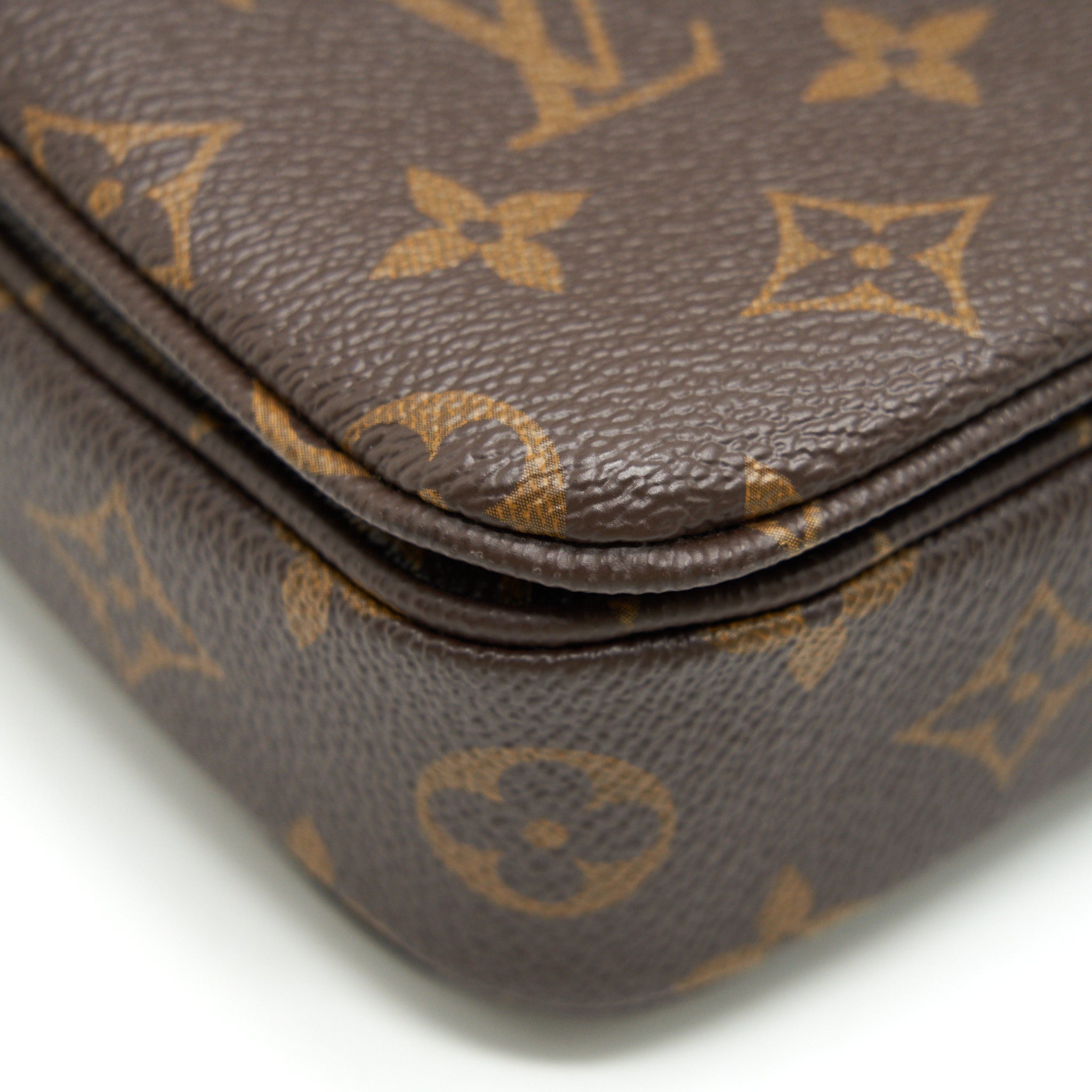 LOUIS VUITTON POCHETTE METIS MONOGRAM CANVAS