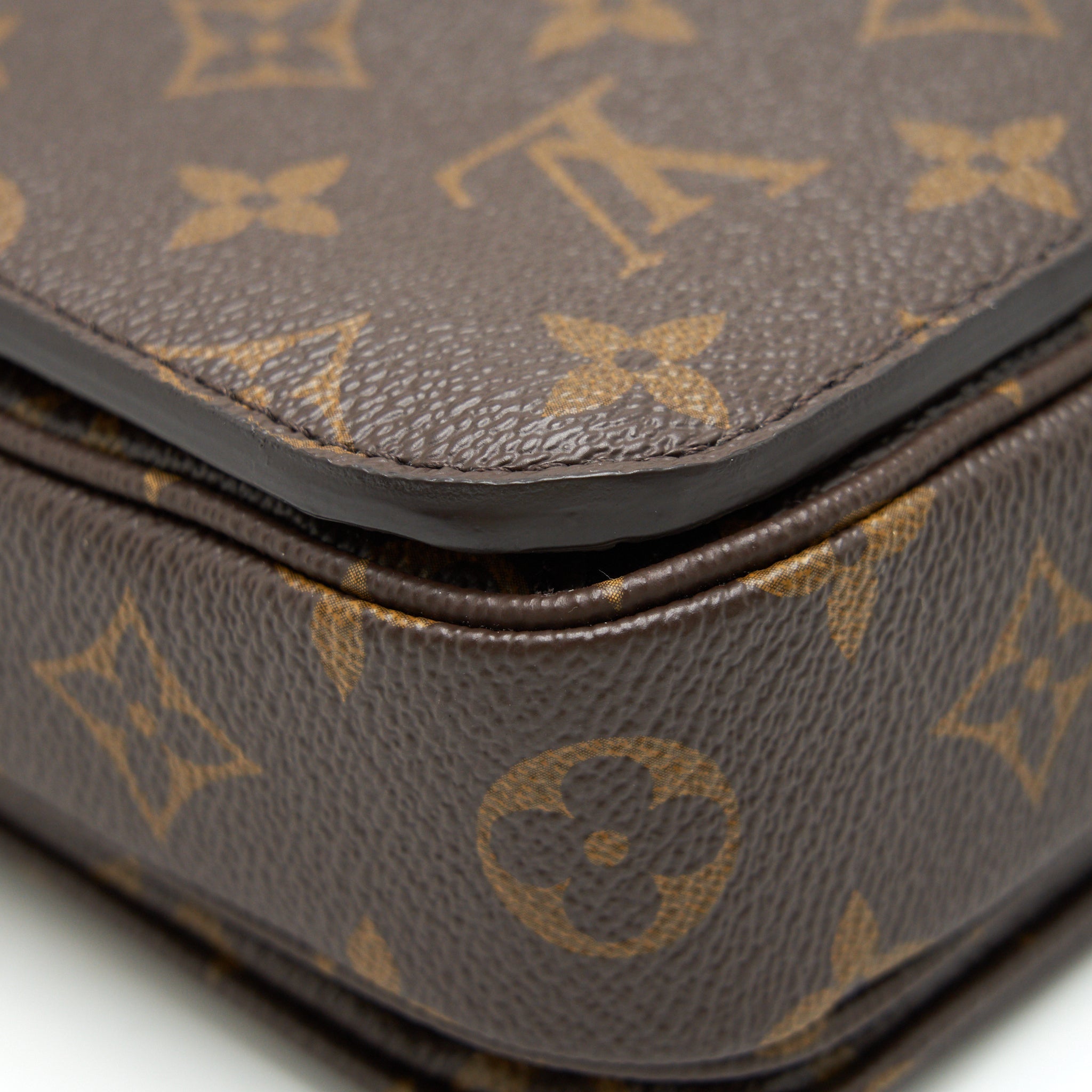 LOUIS VUITTON POCHETTE METIS MONOGRAM CANVAS