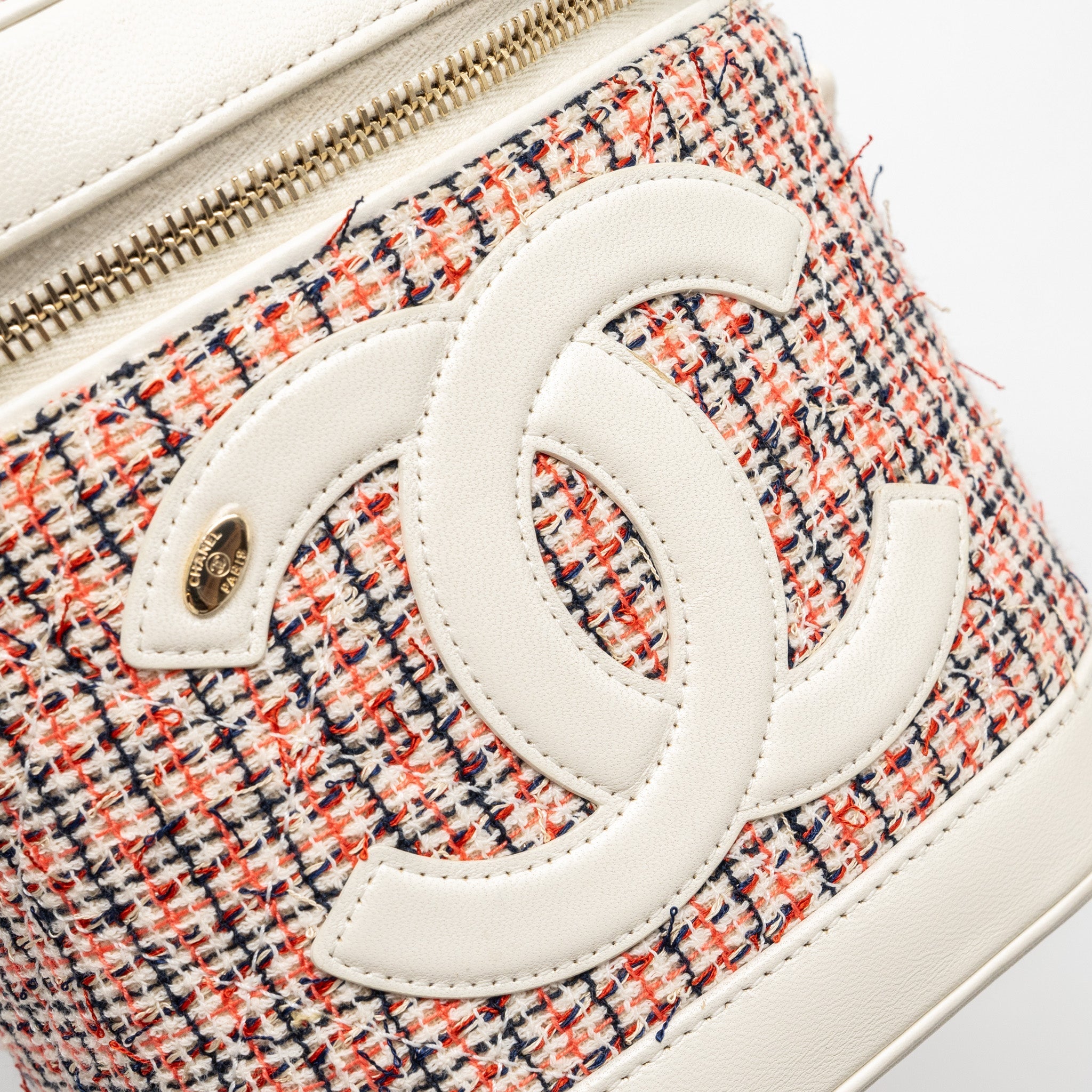 CHANEL TOP HANDLE VANITY CASE WITH CHAIN TWEED MULTICOLOUR WHITE LGHW
