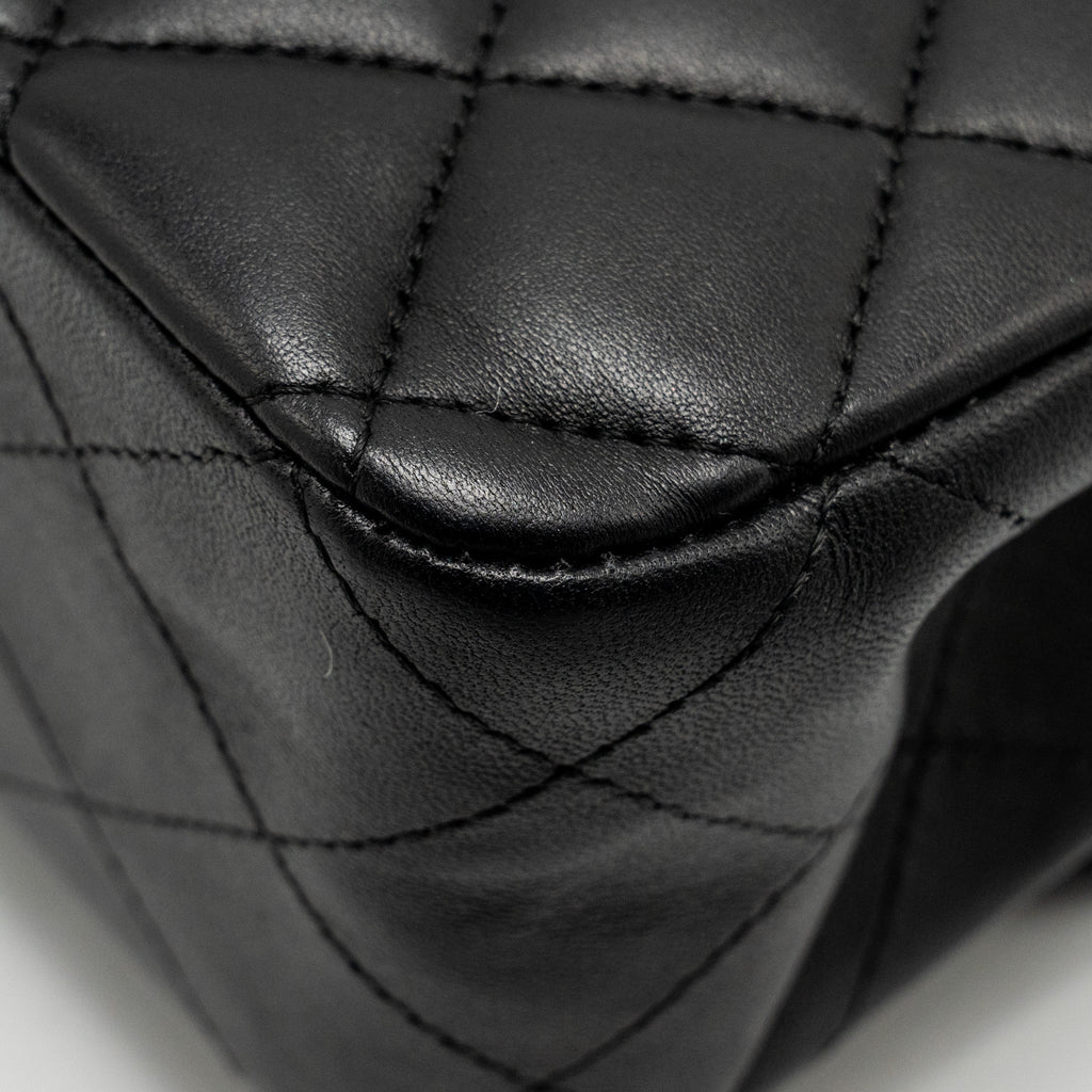 CHANEL MEDIUM CLASSIC DOUBLE  FLAP BAG LAMBSKIN BLACK GHW