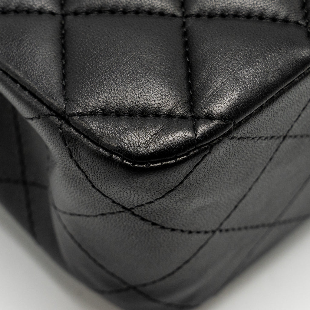CHANEL MEDIUM CLASSIC DOUBLE  FLAP BAG LAMBSKIN BLACK GHW
