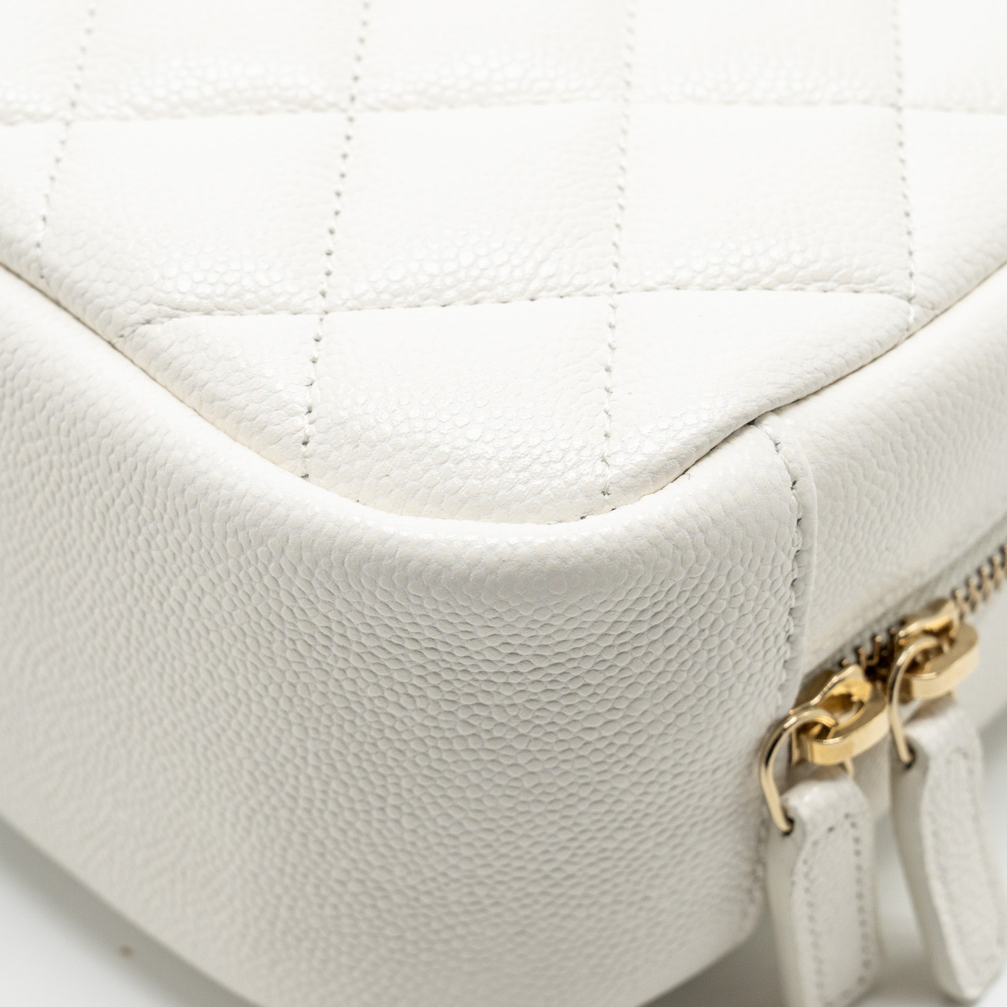 CHANEL TIMELESS CLASSIC POUCH GRAINED CALFSKIN WHITE LGHW (MICROCHIP)