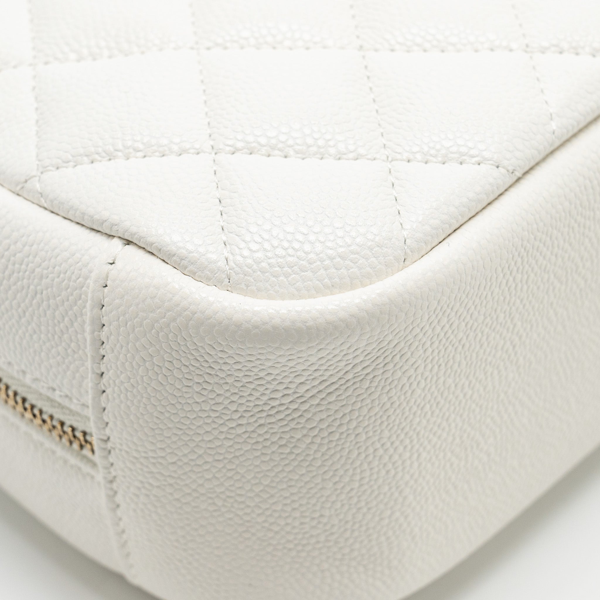 CHANEL TIMELESS CLASSIC POUCH GRAINED CALFSKIN WHITE LGHW (MICROCHIP)