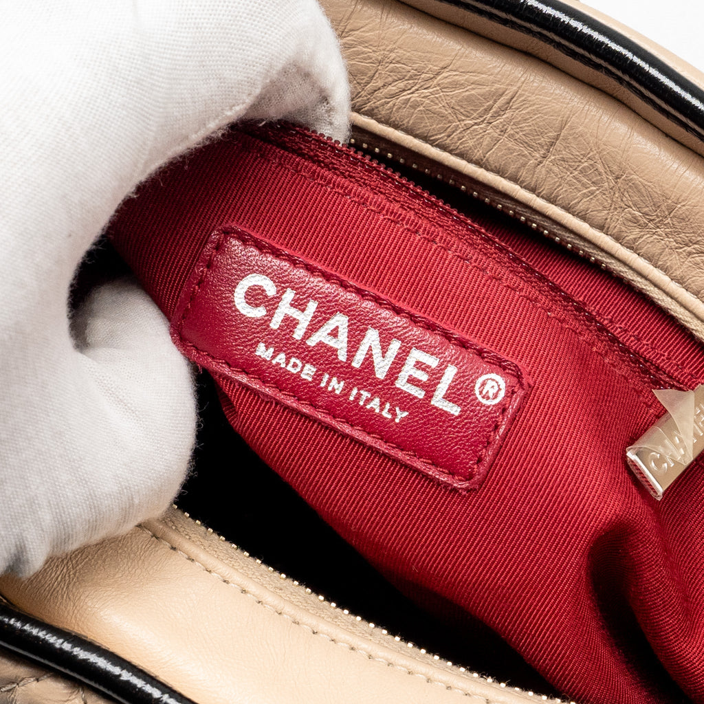 CHANEL GABRIELLE HOBO BAG AGED CALFSKIN BEIGE/BLACK MULTICOLOUR HARDWARE