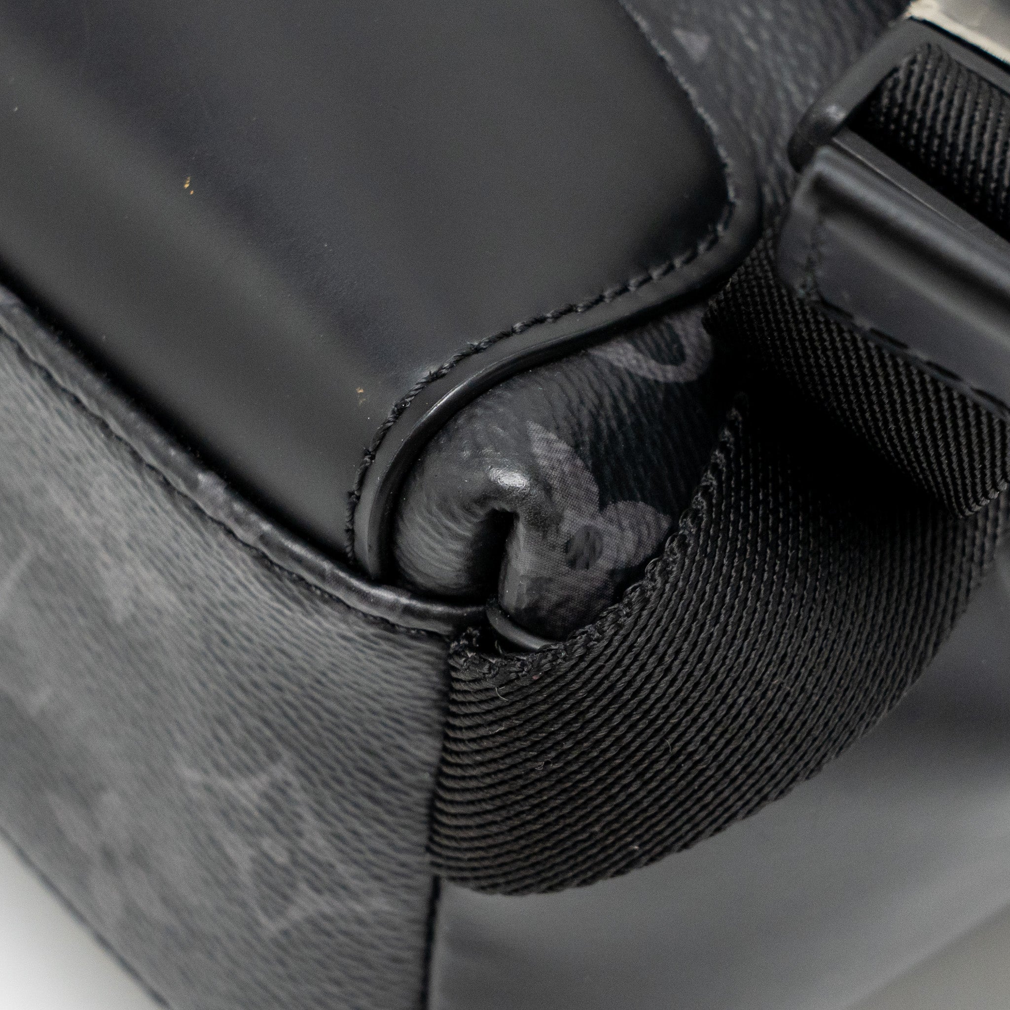 LOUIS VUITTON MESSENGER VOYAGER PM MONOGRAM CANVAS BLACK SHW