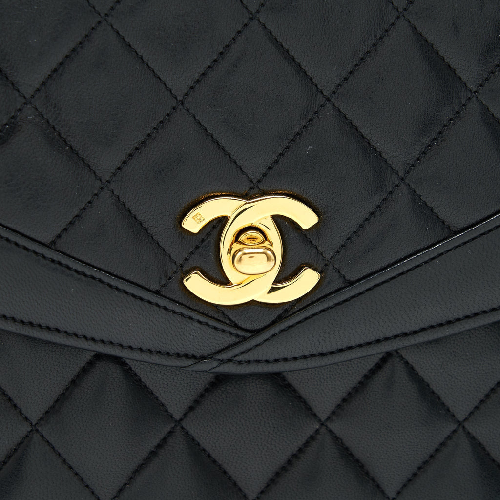 CHANEL VINTAGE CC FLAP BAG IN GHW