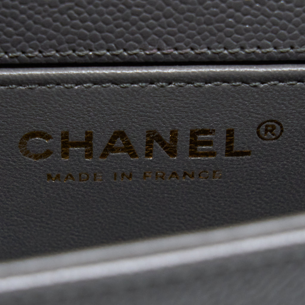 CHANEL 22A BOY MESSENGER BAG CAVIAR GREY GHW (MICROCHIP)