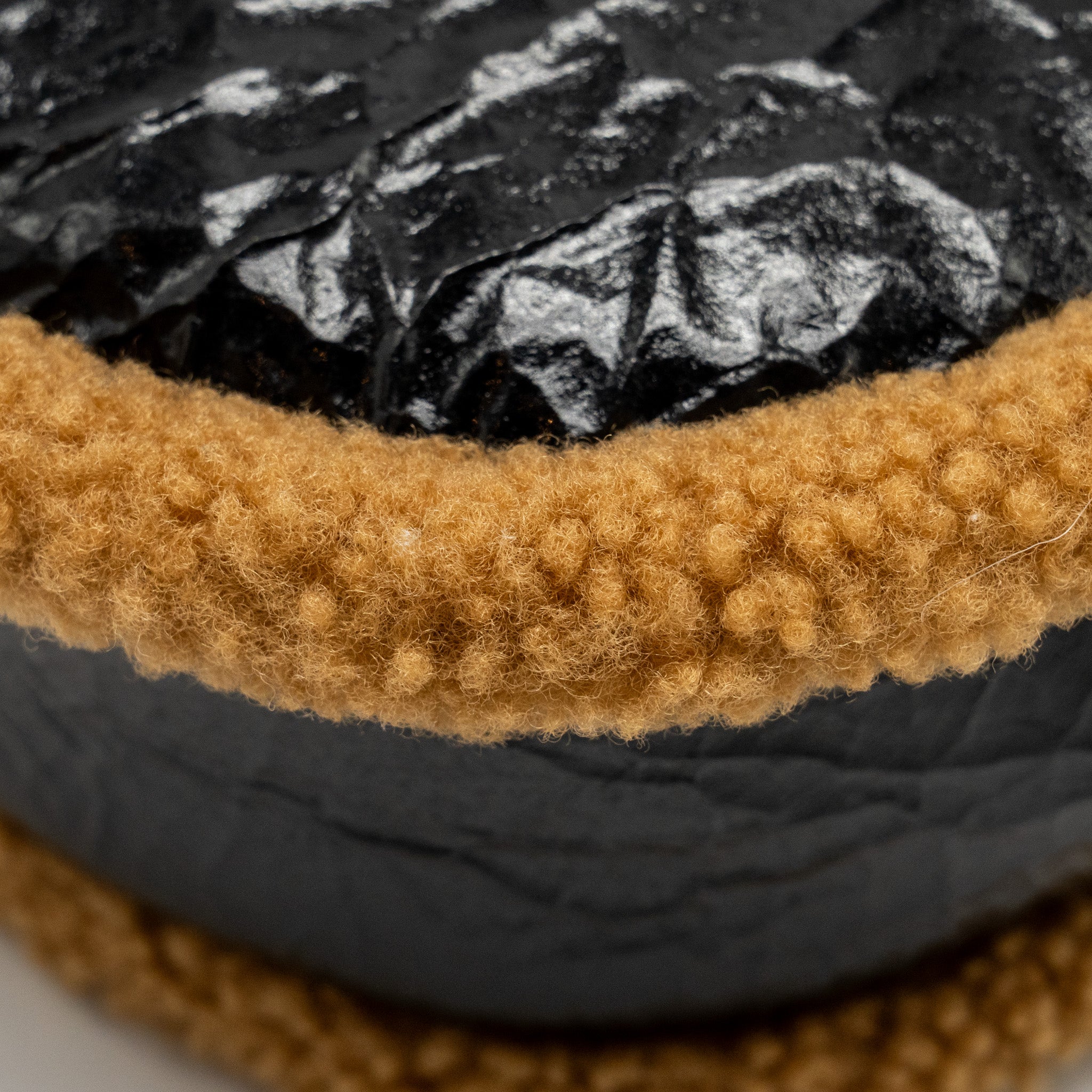 CHANEL SHEARLING CC ROUND CLUTCH WITH CHAIN SHINY CRUMPLED SHEEPSKIN BLACK/LIGHT BROWN LGHW