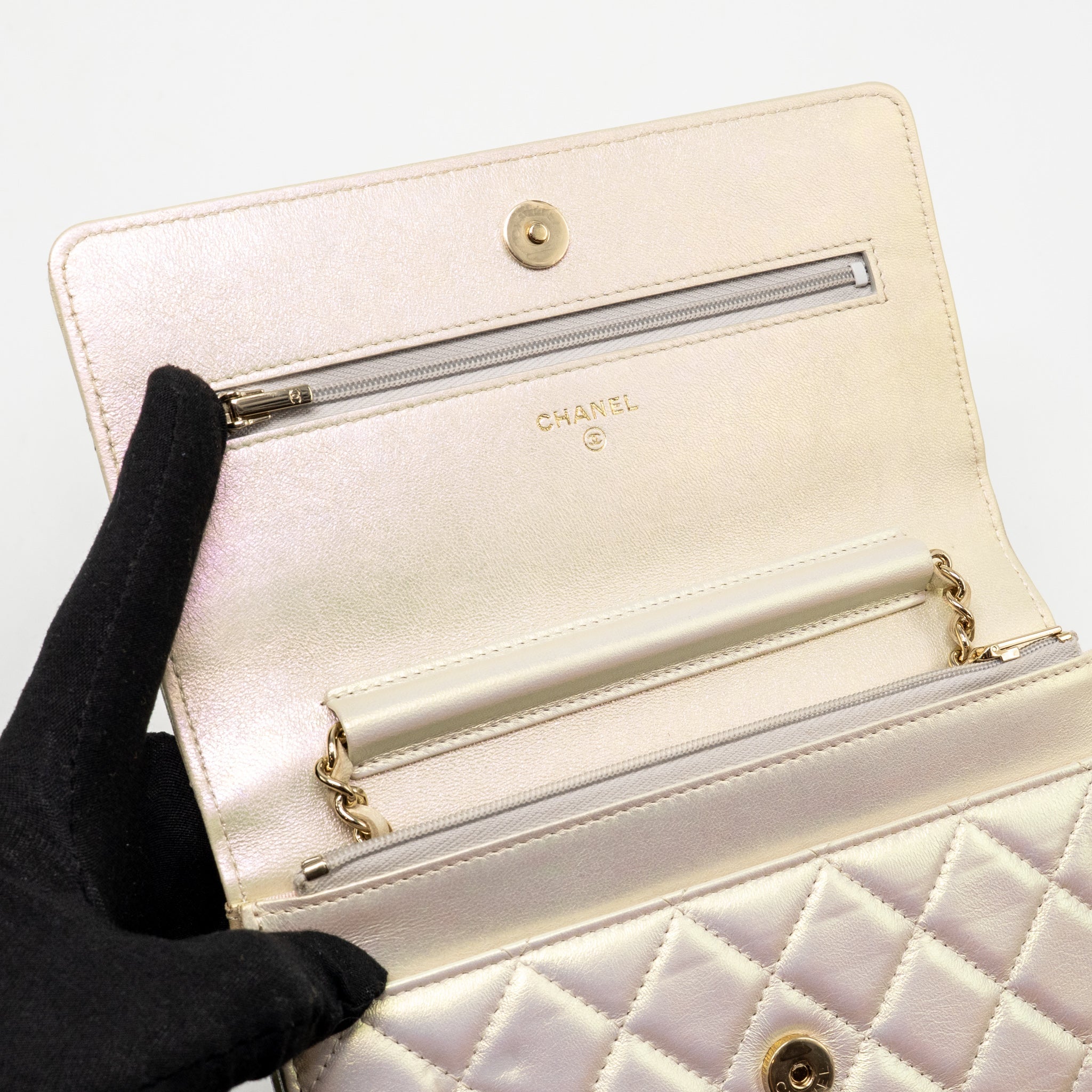CHANEL WALLET ON CHAIN LAMBSKIN IRIDESCENT IVORY LGHW