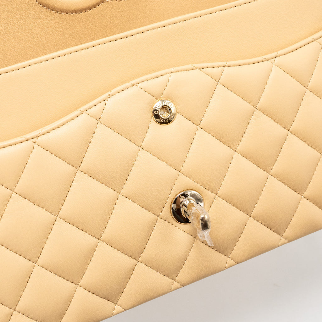 CHANEL MEDIUM CLASSIC DOUBLE FLAP BAG LAMBSKIN BEIGE LGHW (MICROCHIP)