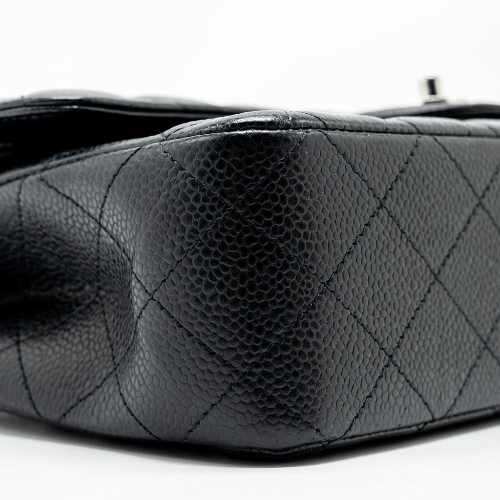 CHANEL MEDIUM CLASSIC DOUBLE FLAP BAG CAVIAR BLACK SHW (MICROCHIP)