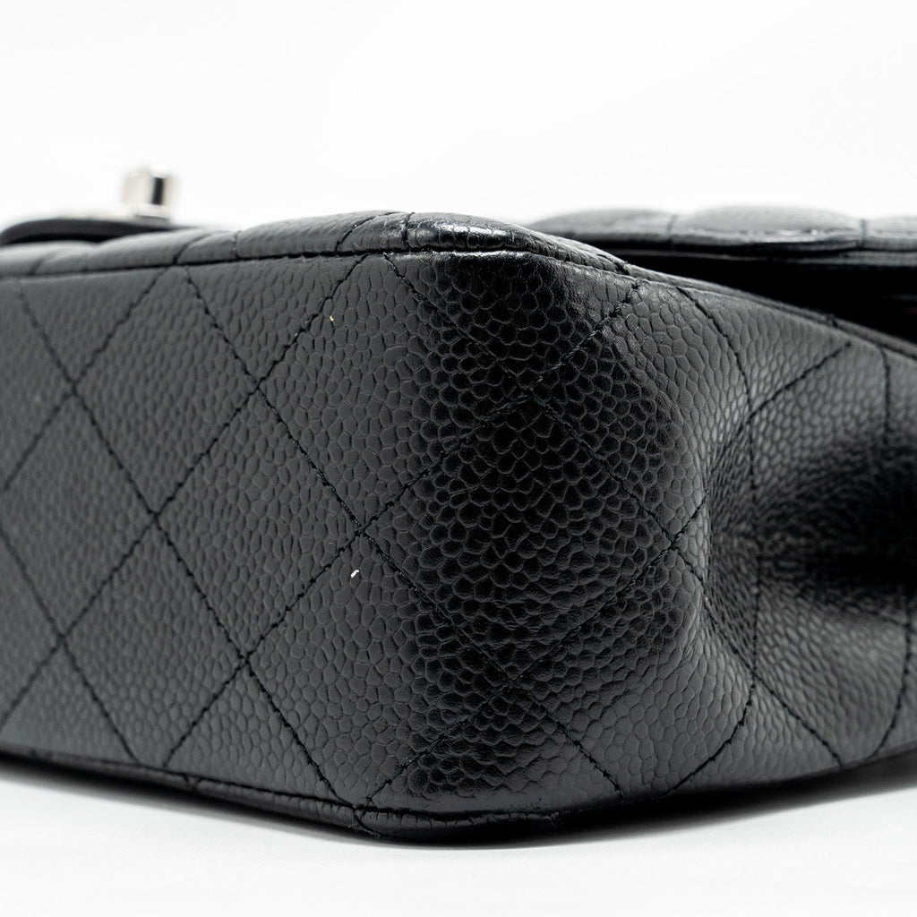 CHANEL MEDIUM CLASSIC DOUBLE FLAP BAG CAVIAR BLACK SHW (MICROCHIP)