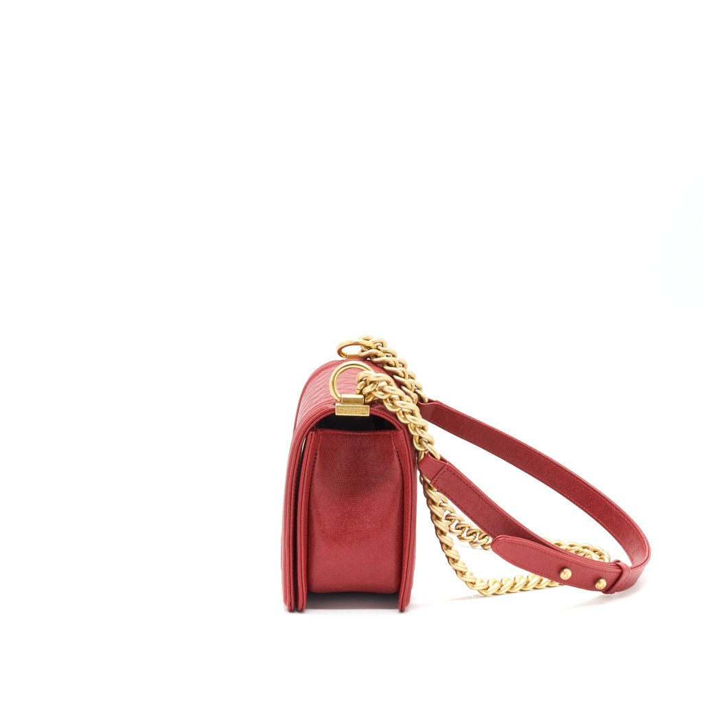 CHANEL MEDIUM BOY GRAINED RED CALFSKIN BRUSHED GHW
