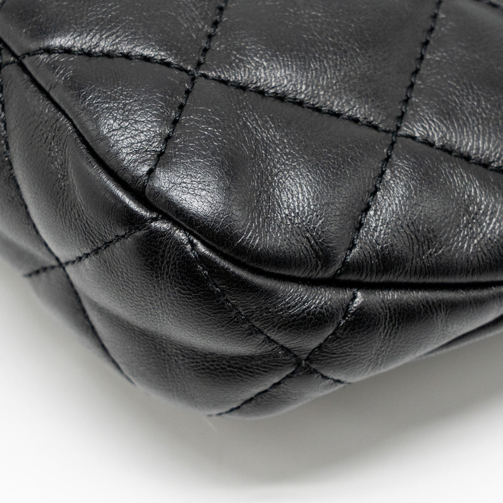 CHANEL 22K HOBO SHOULDER BAG LAMBSKIN BLACK GHW
