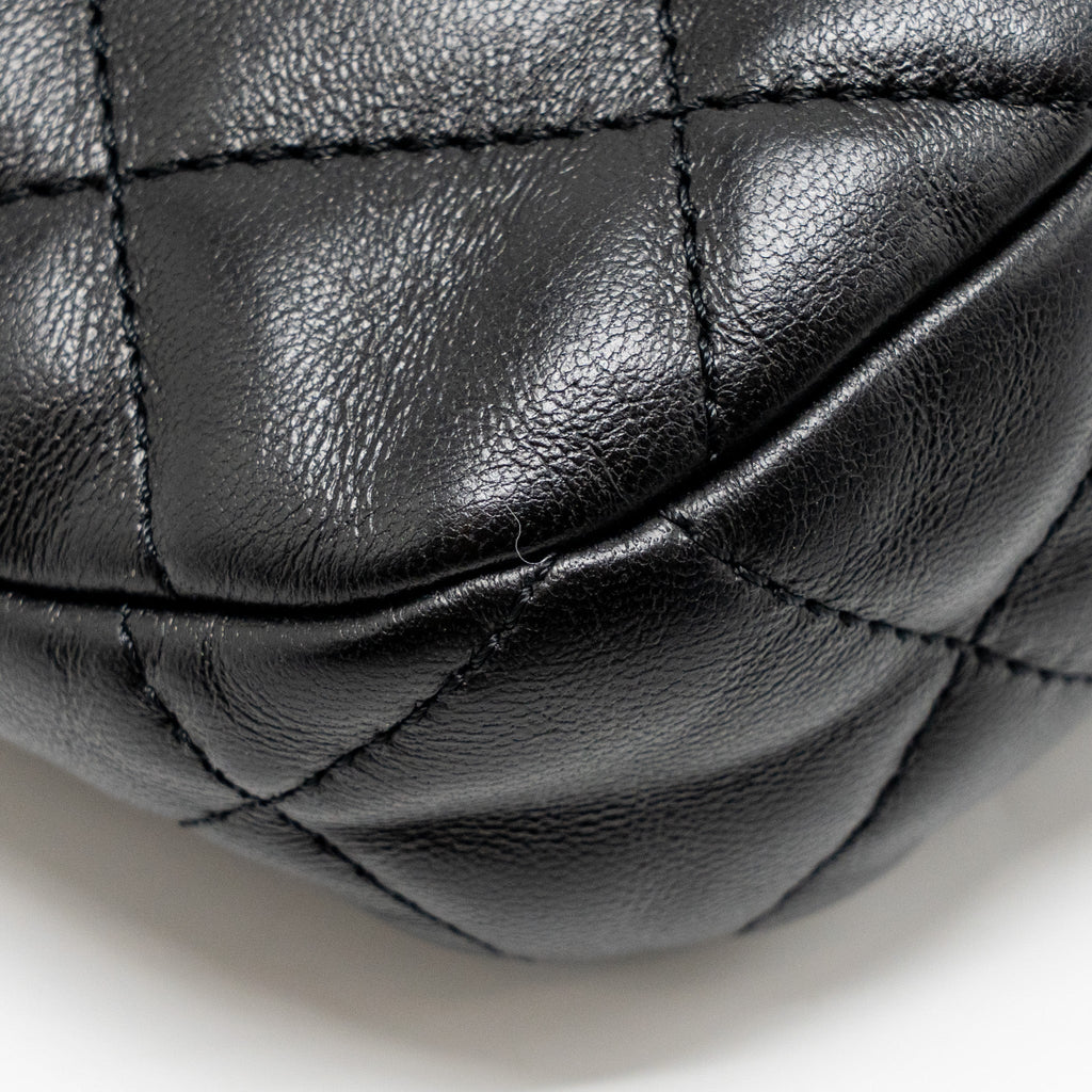 CHANEL 22K HOBO SHOULDER BAG LAMBSKIN BLACK GHW