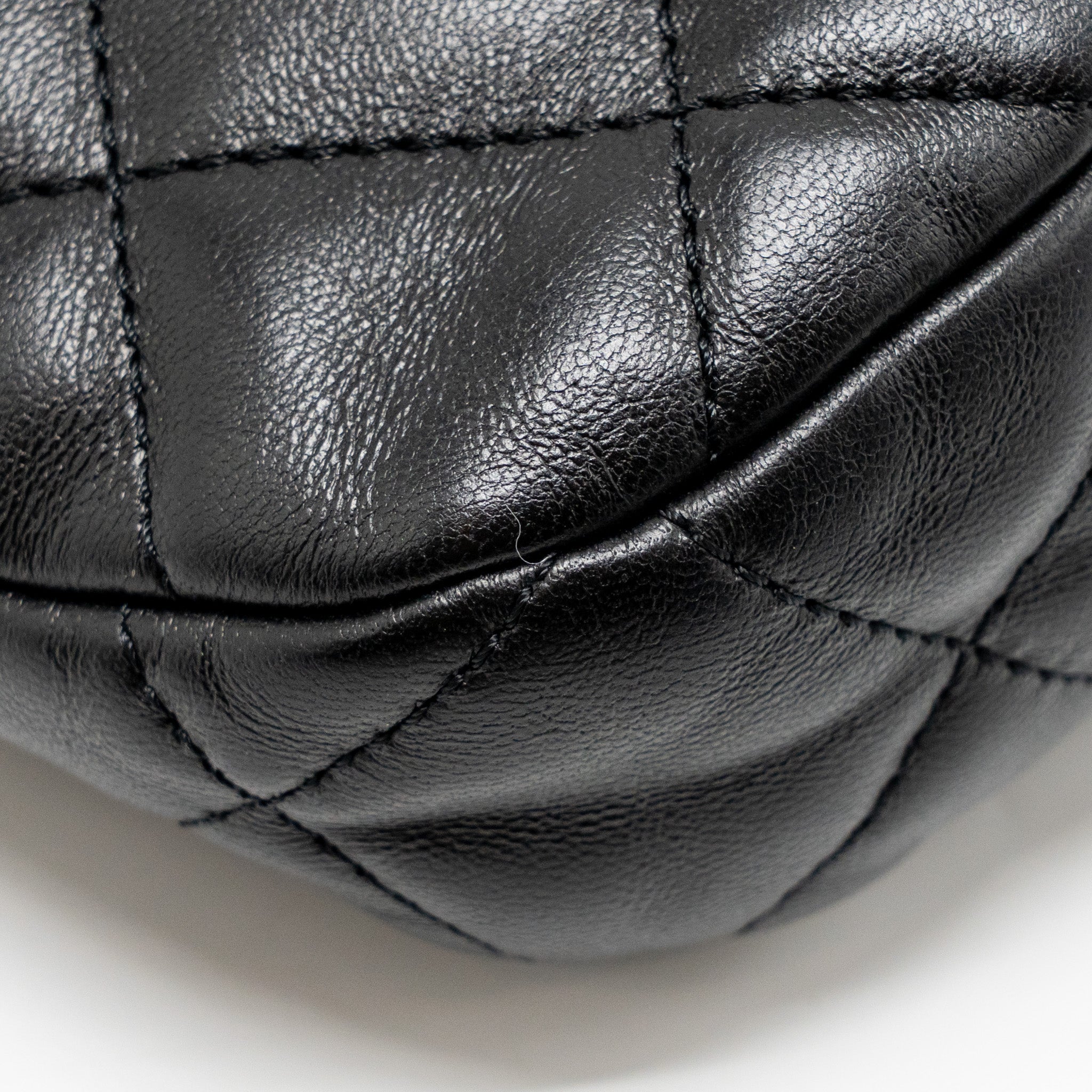 CHANEL 22K HOBO SHOULDER BAG LAMBSKIN BLACK GHW