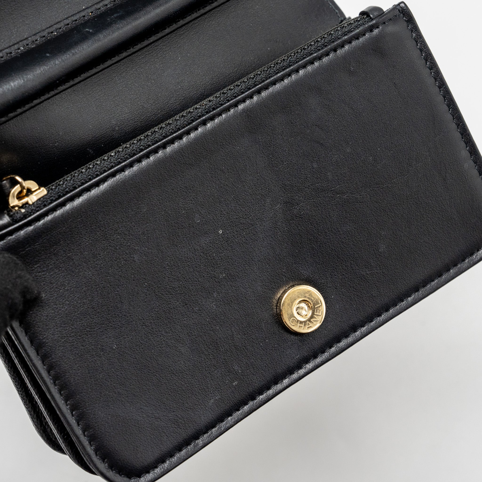 CHANEL BOY CHAIN CLUTCH CAVIAR BLACK LGHW (MICROCHIP)