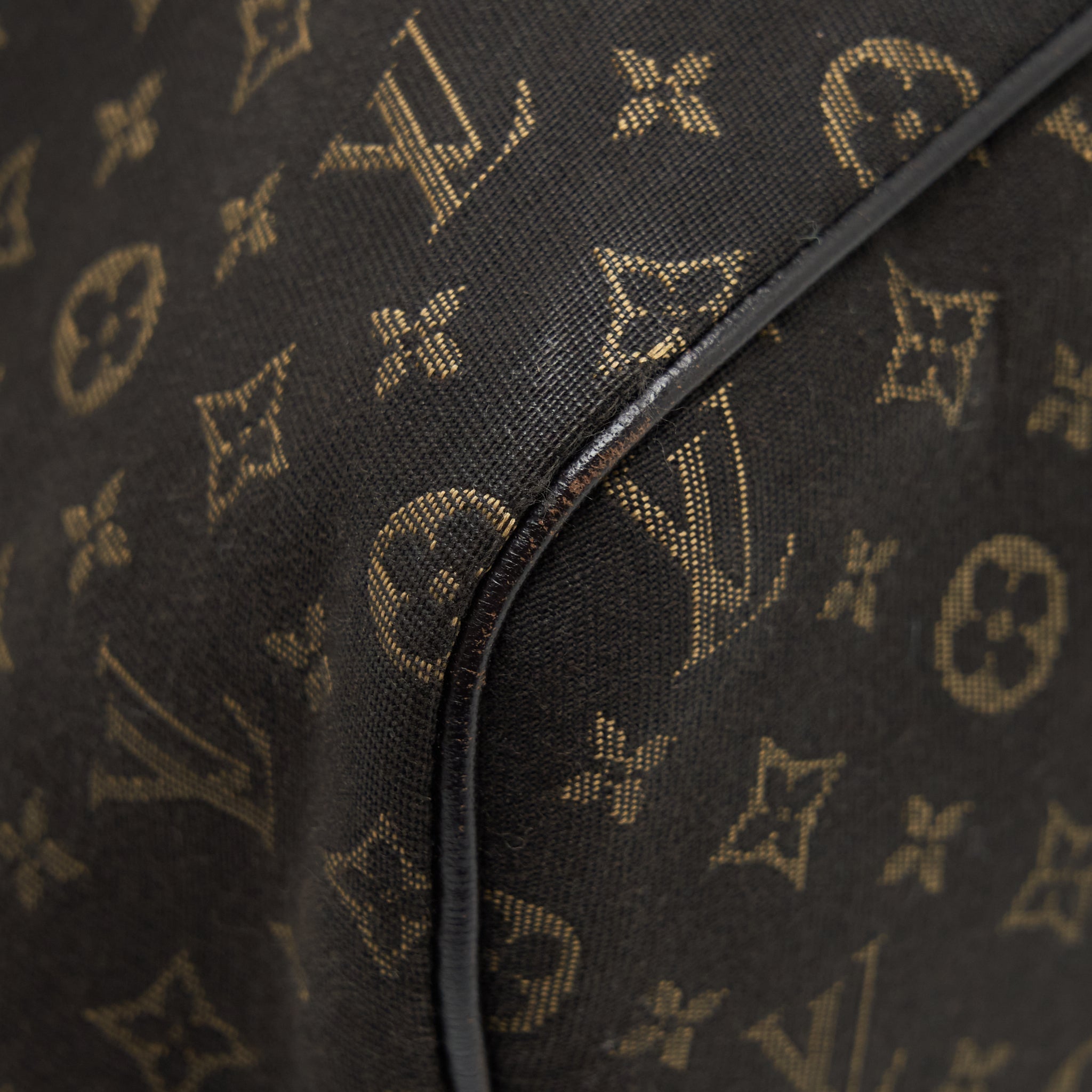 LOUIS VUITTON NEVERFULL MM MONOGRAM FABRIC DARK BROWN GHW