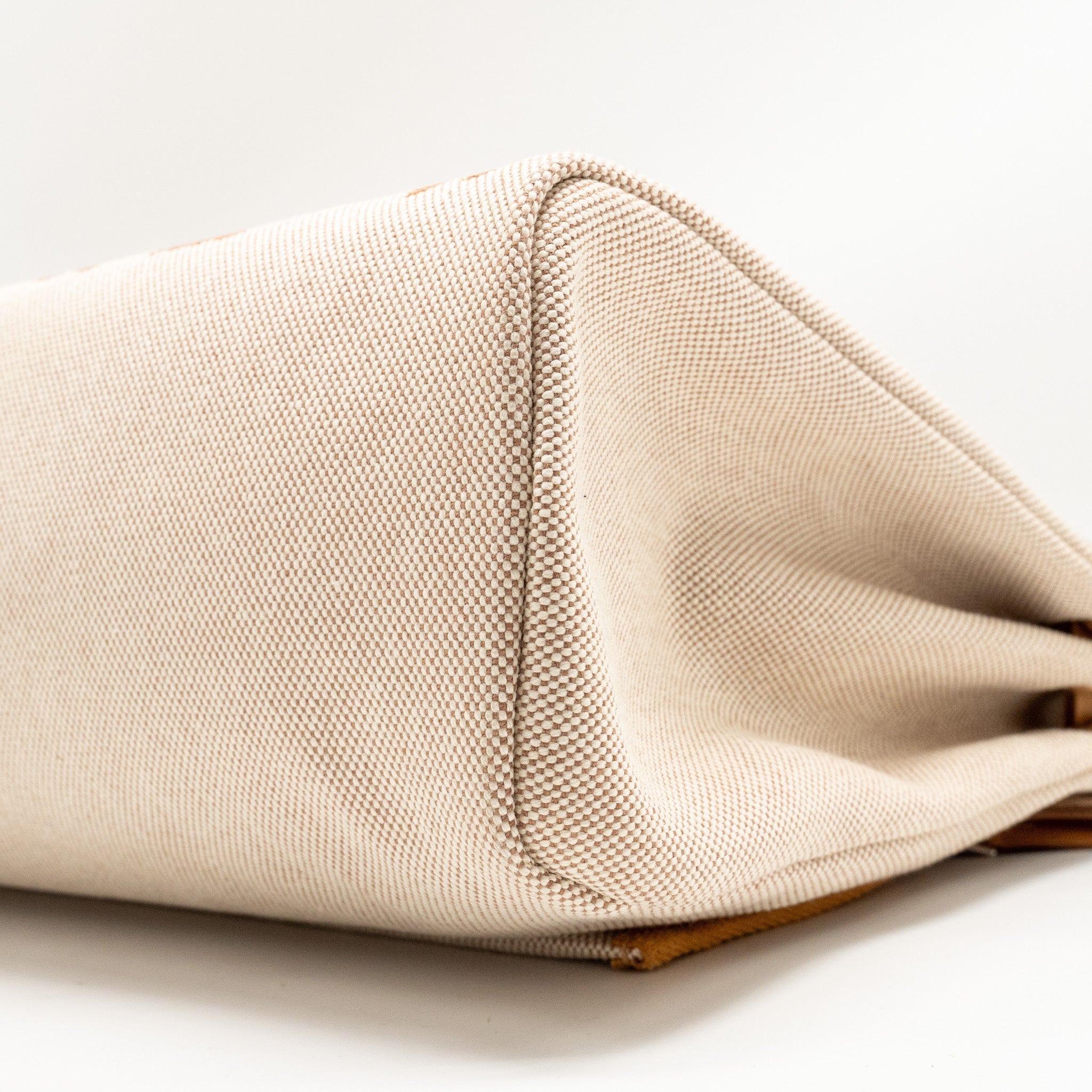 HERMES HERBAG ZIP 31 TOILE H EN RELIEF BRIDES GALA NAT SABLE/ECRU BEIGE SHW