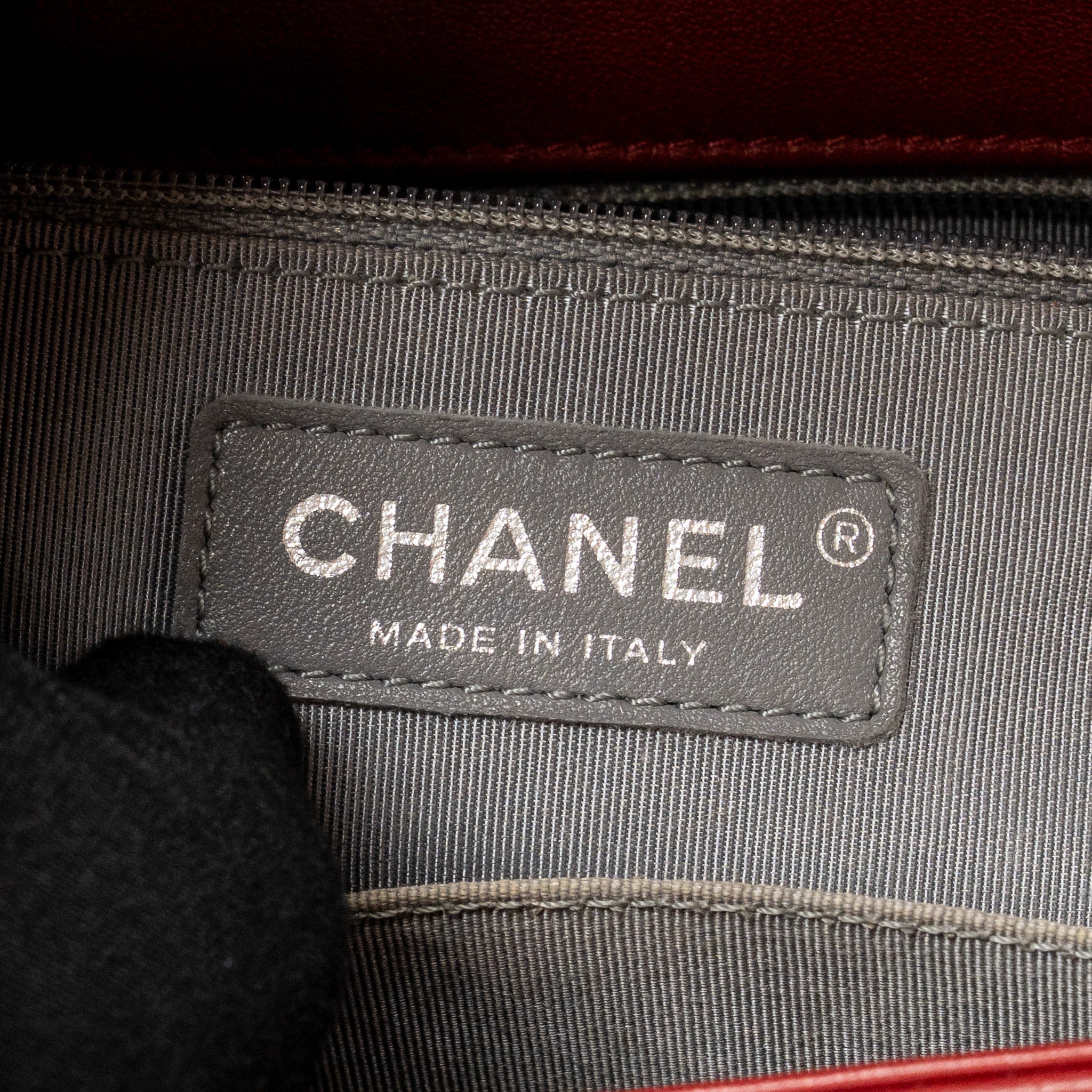 CHANEL CHEVRON NEW MEDIUM BOY BAG CALFSKIN RED RUTHENIUM HARDWARE