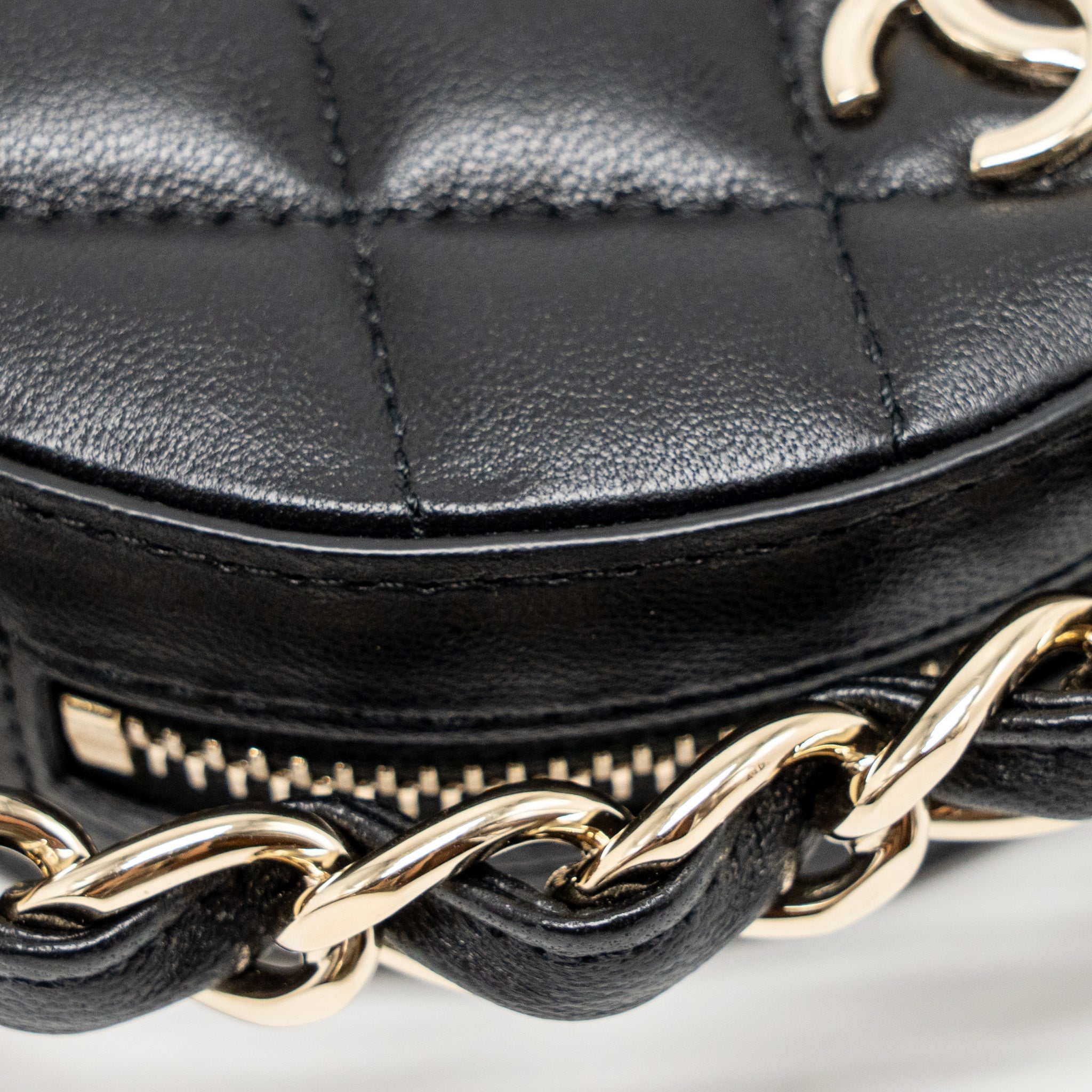 CHANEL 22C ROUND CLUTCH WITH CHAIN LAMBSKIN BLACK LGHW