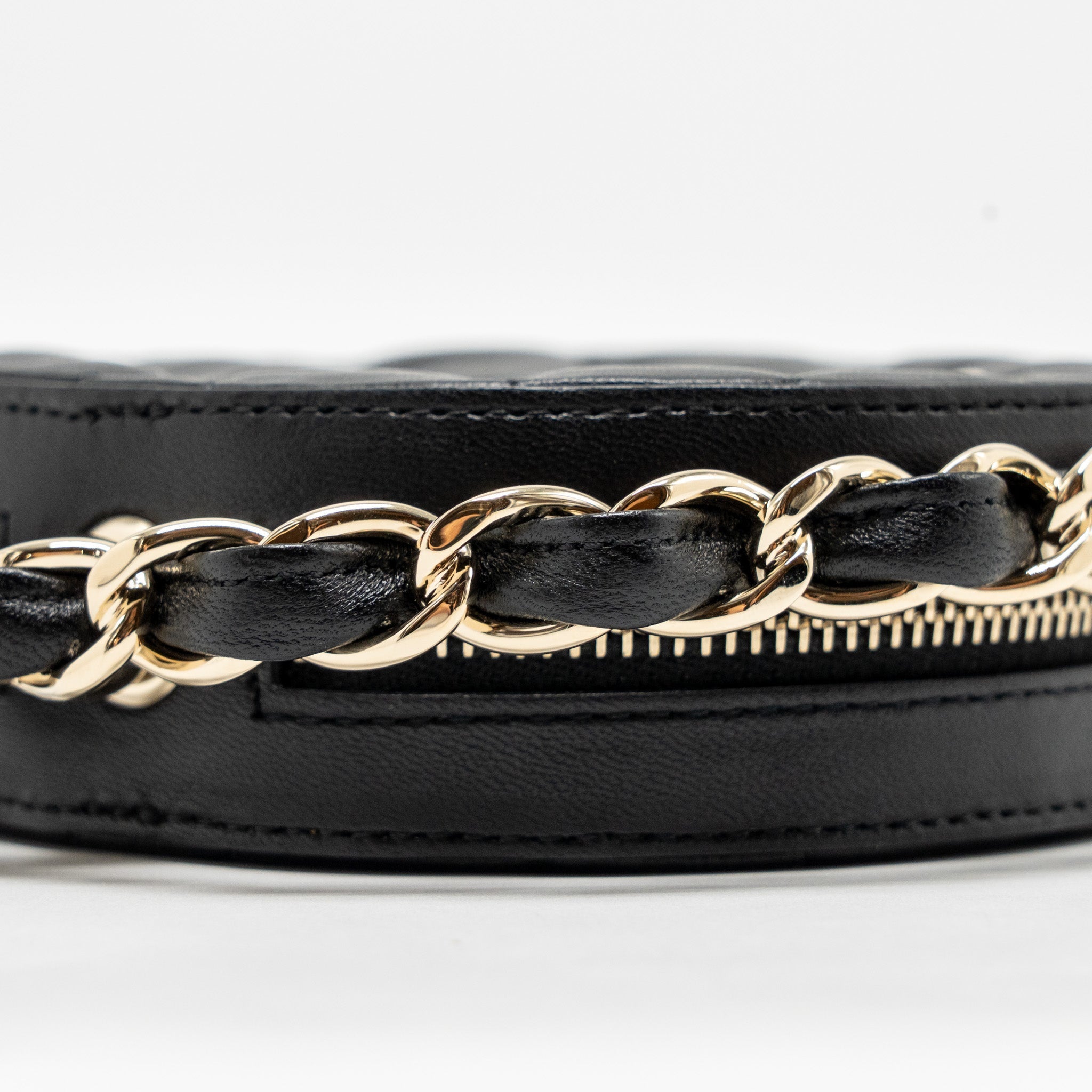 CHANEL 22C ROUND CLUTCH WITH CHAIN LAMBSKIN BLACK LGHW