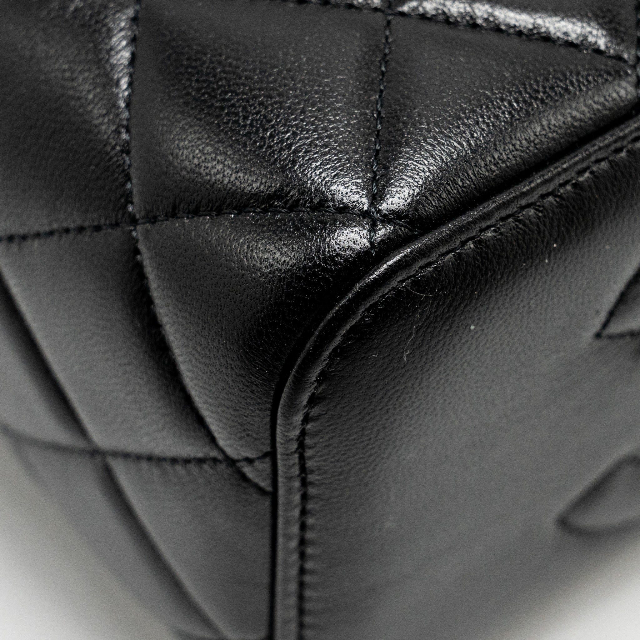 CHANEL PEARL CRUSH LONG VANITY CASE LAMBSKIN BLACK GHW (MICROCHIP)