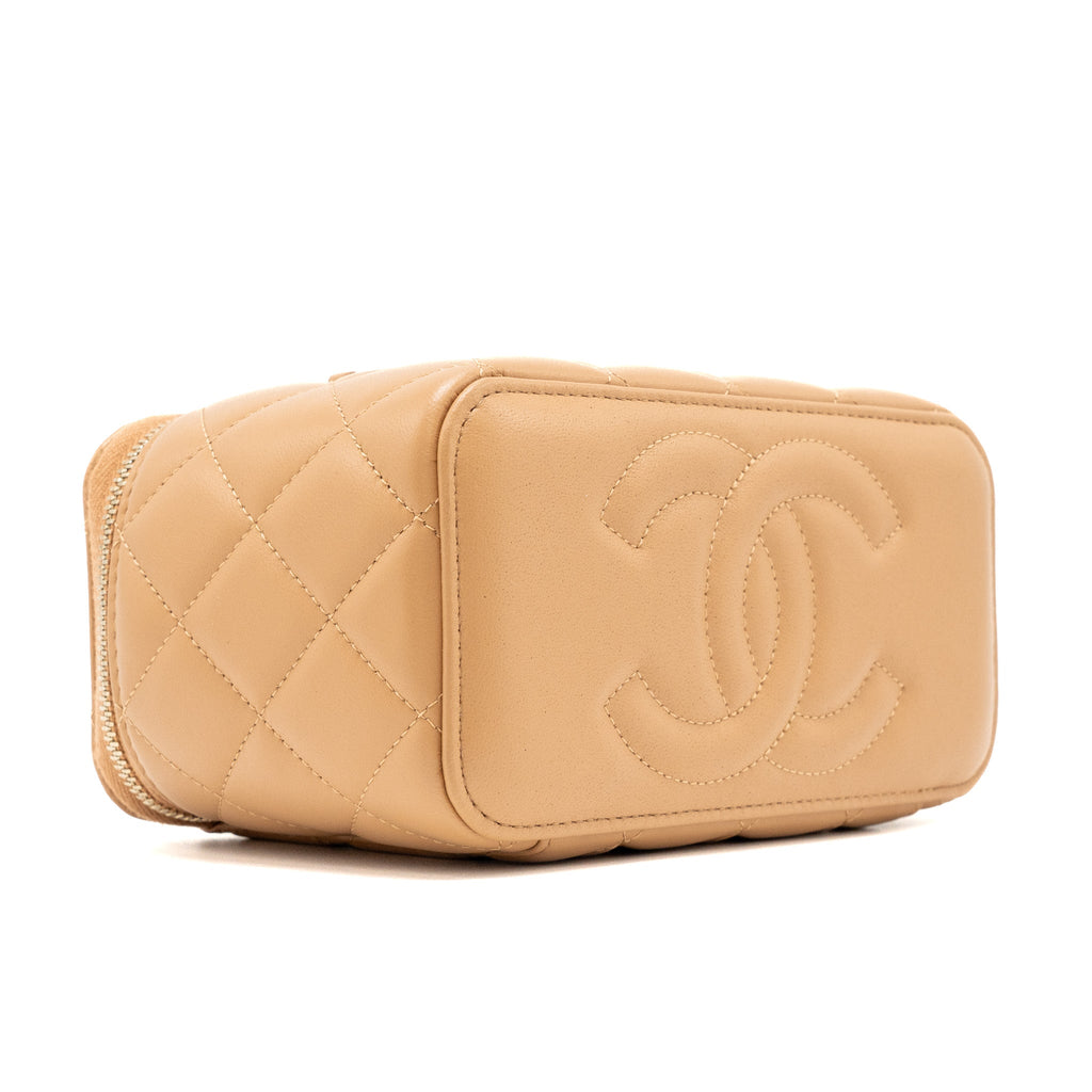 CHANEL TOP HANDLE LONG VANITY CASE WITH CHAIN LAMBSKIN CARAMEL LGHW(MICROCHIP)