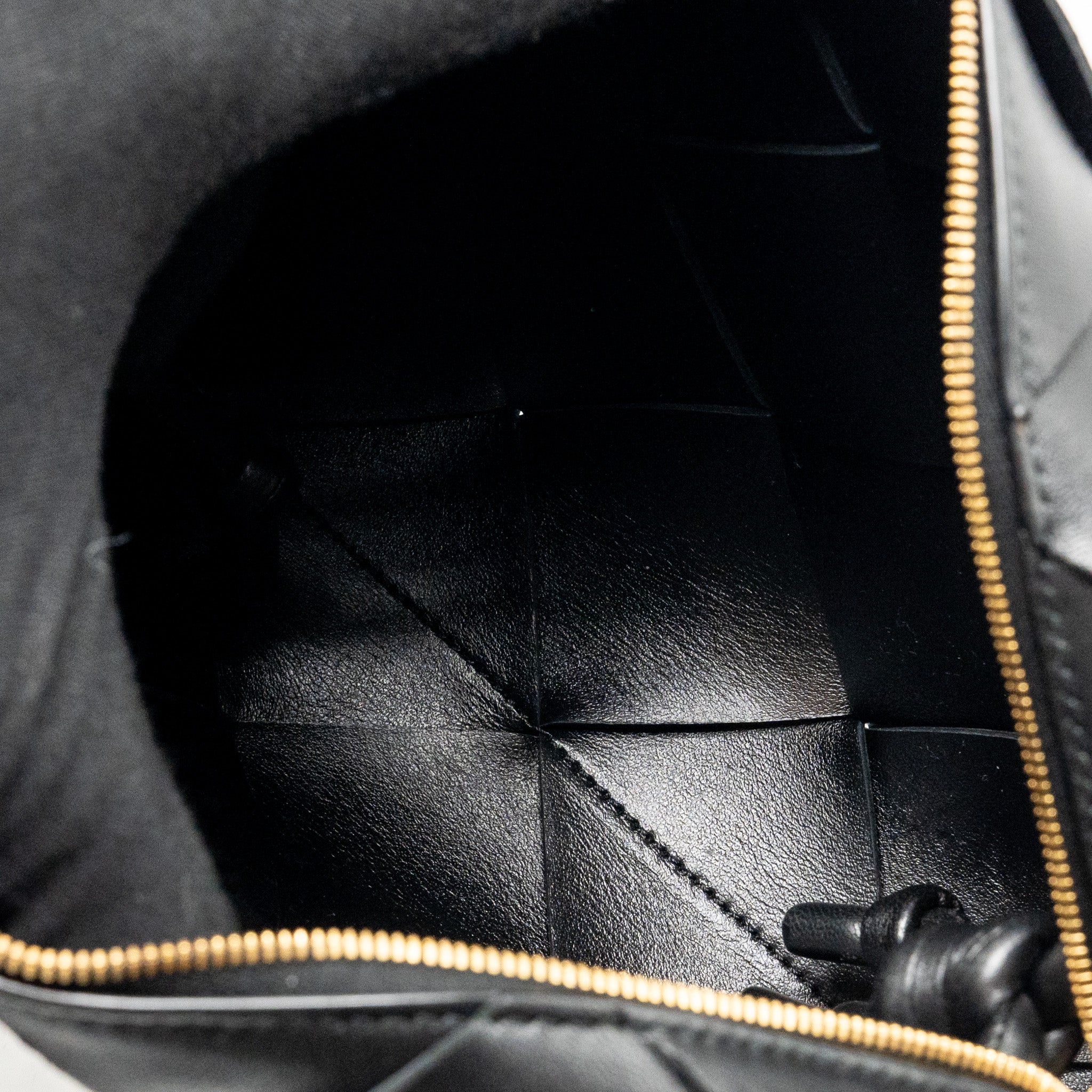 BOTTEGA VENETA CASSETTE CAMERA BAG SMOOTH INTRECCIO LEATHER BLACK GHW