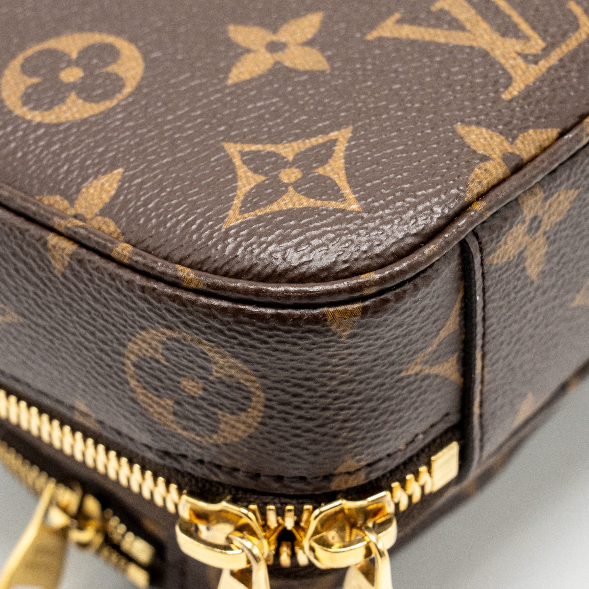 LOUIS VUITTON UTILITY CROSSBODY BAG MONOGRAM CANVAS GHW