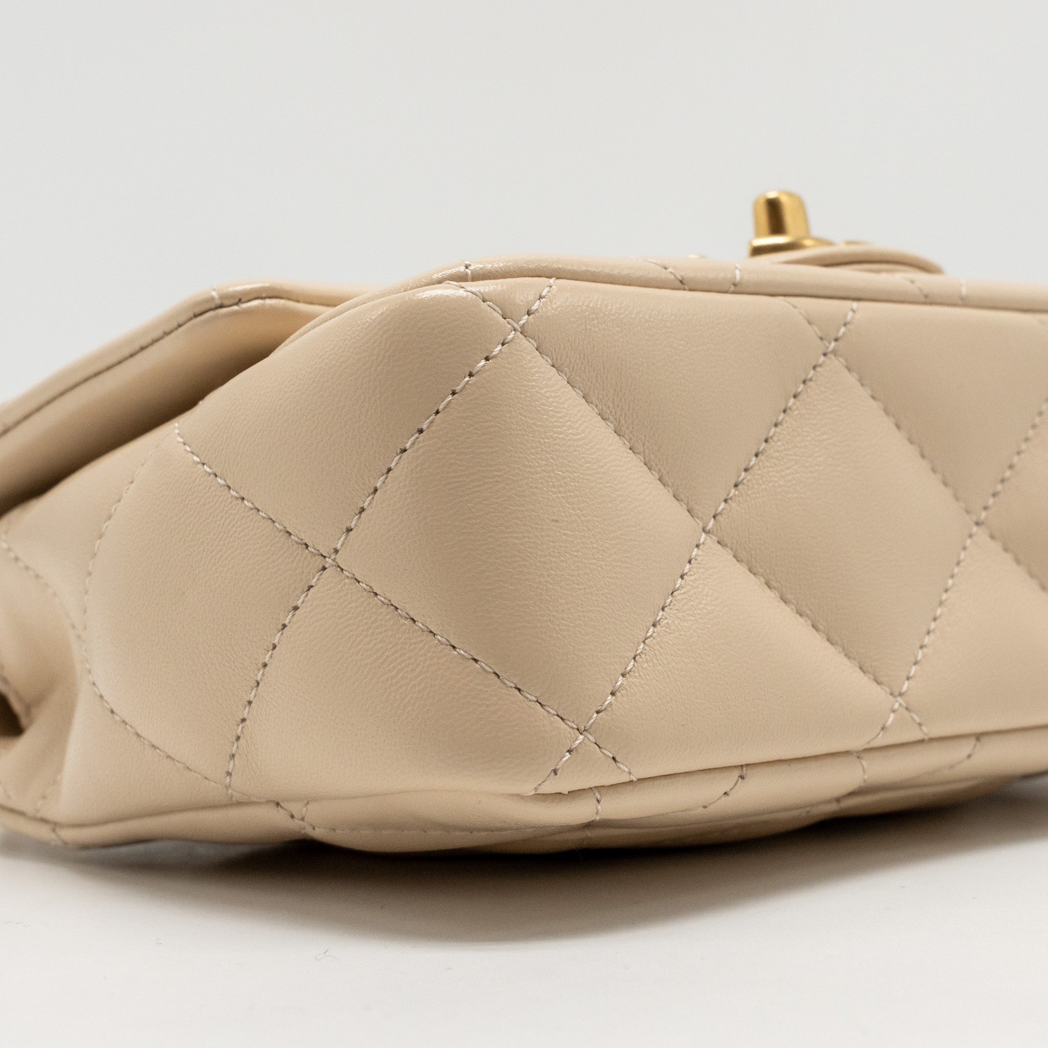 CHANEL 25C COCO LOVE ADJUSTABLE CHAIN SHINY LAMBSKIN BEIGE GHW (MICROCHIP)