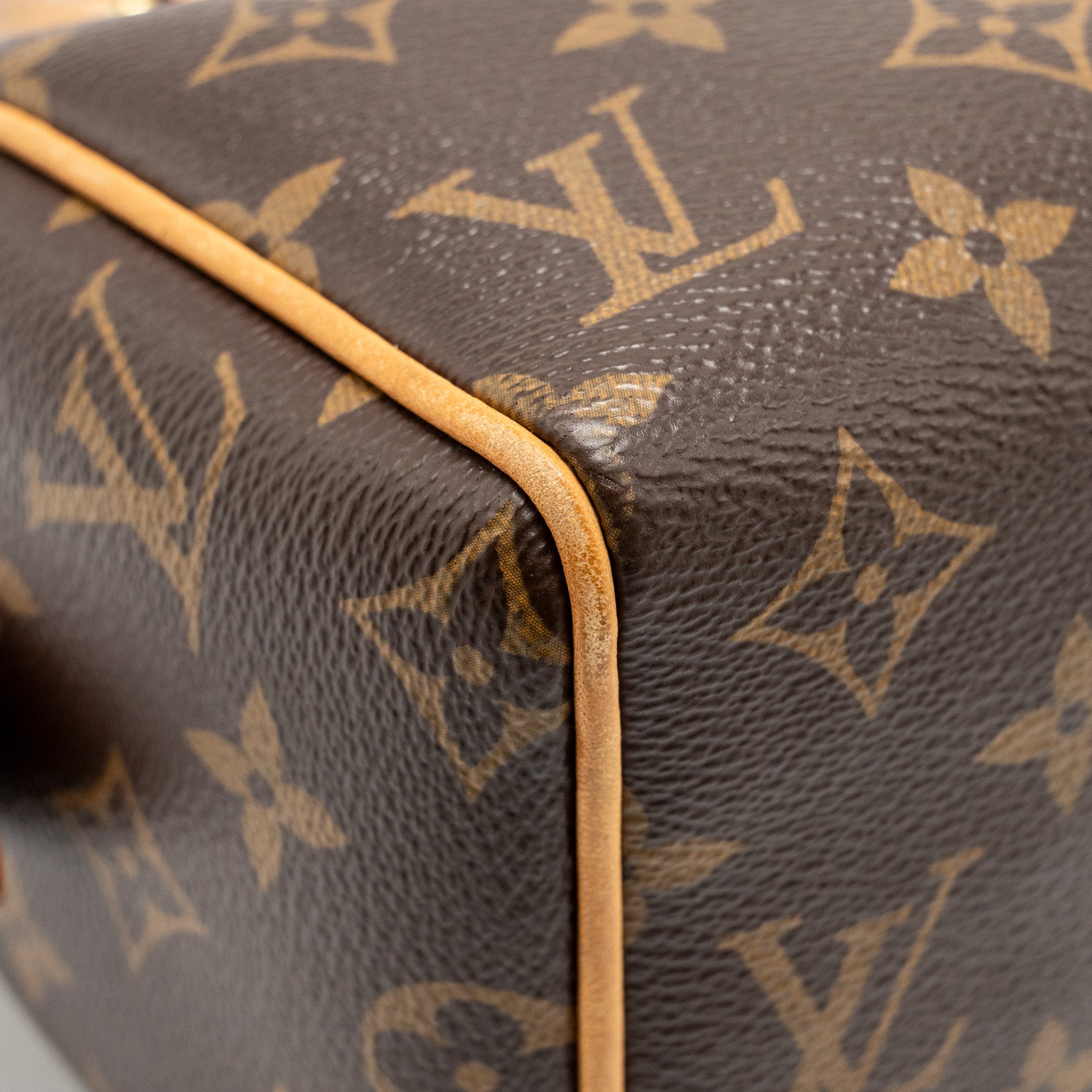 LOUIS VUITTON SPEEDY 20 BANDOULIERE  MONOGRAM CANVAS BLACK STRAP GHW