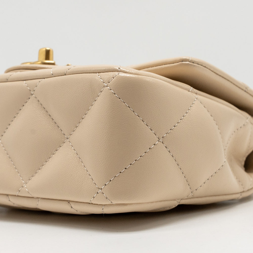 CHANEL 25C COCO LOVE ADJUSTABLE CHAIN SHINY LAMBSKIN BEIGE GHW (MICROCHIP)