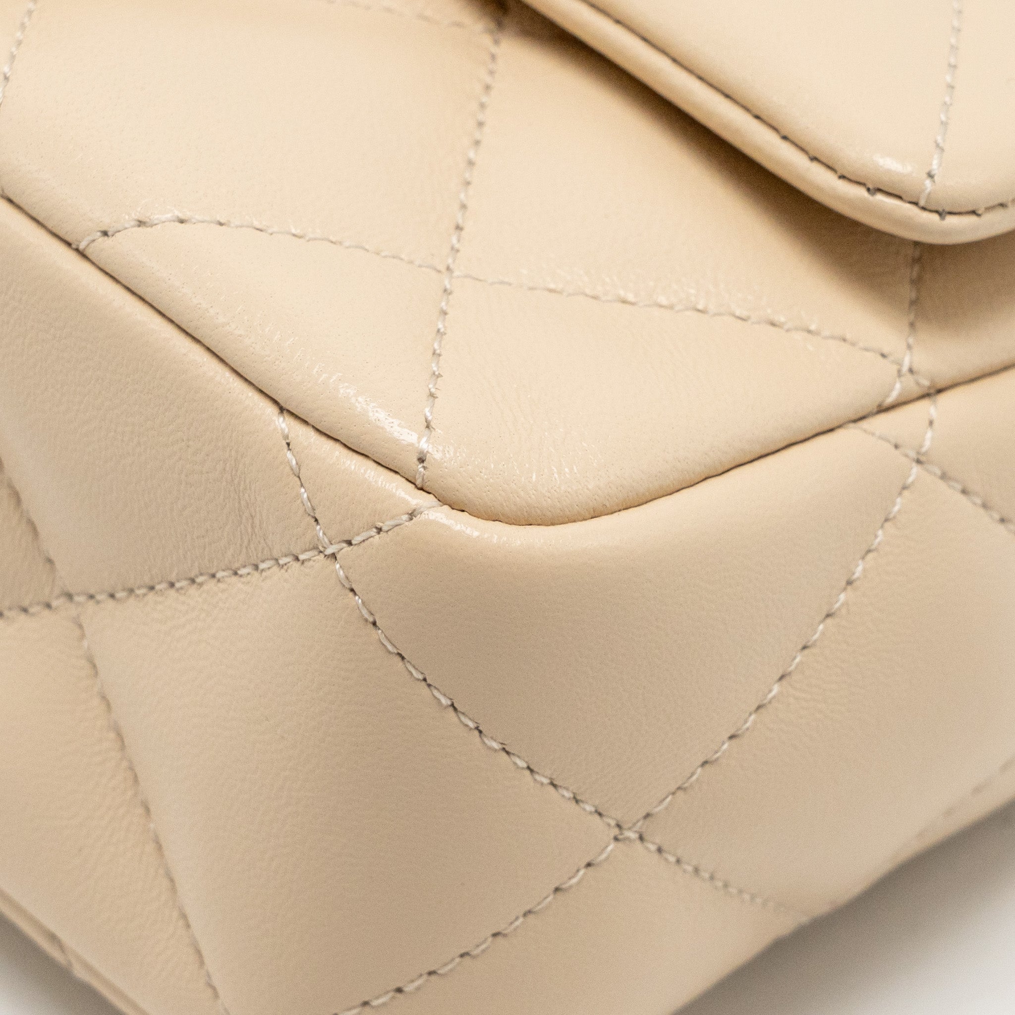 CHANEL 25C COCO LOVE ADJUSTABLE CHAIN SHINY LAMBSKIN BEIGE GHW (MICROCHIP)