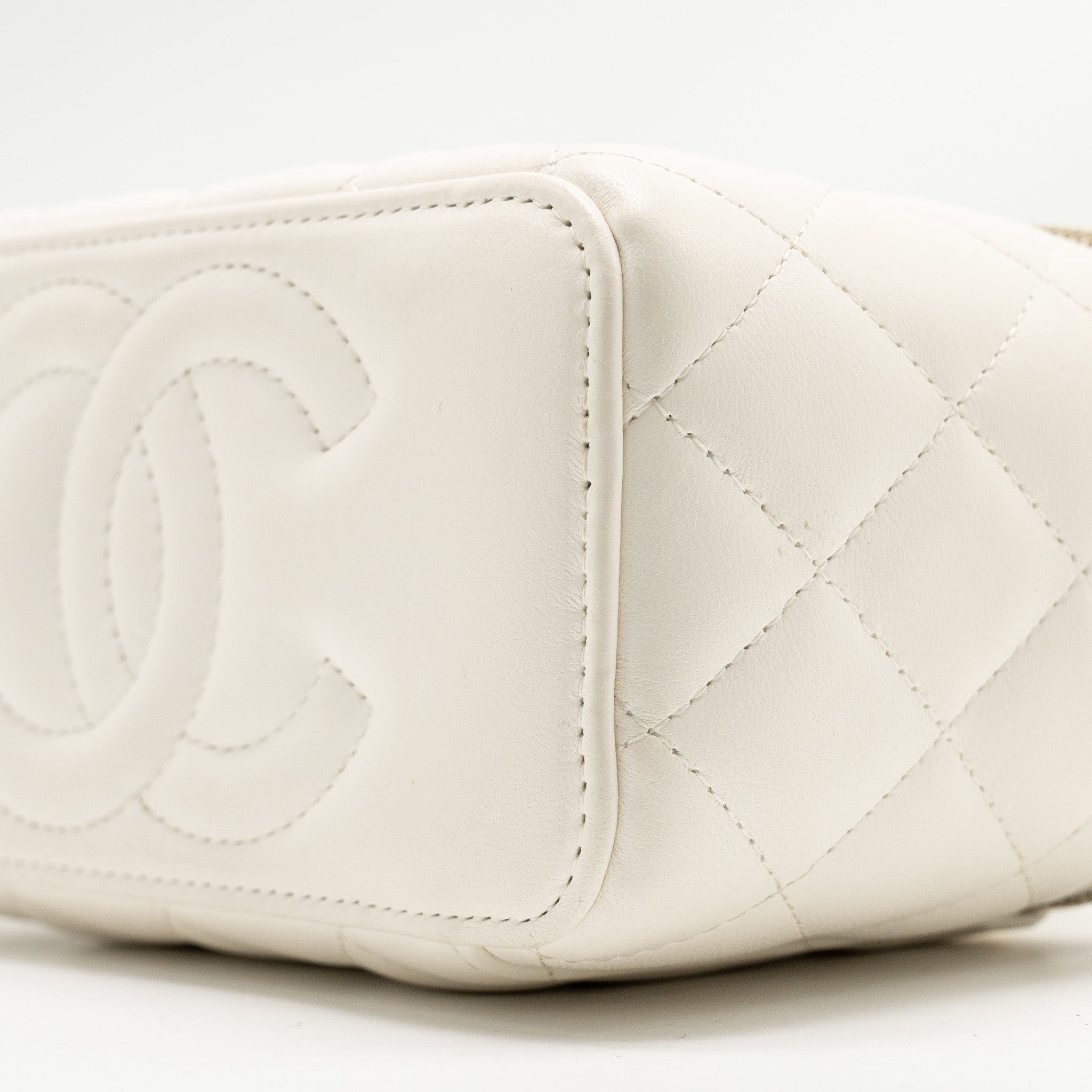 CHANEL PEARL CRUSH LONG VANITY CASE LAMBSKIN WHITE GHW (MICROCHIP)