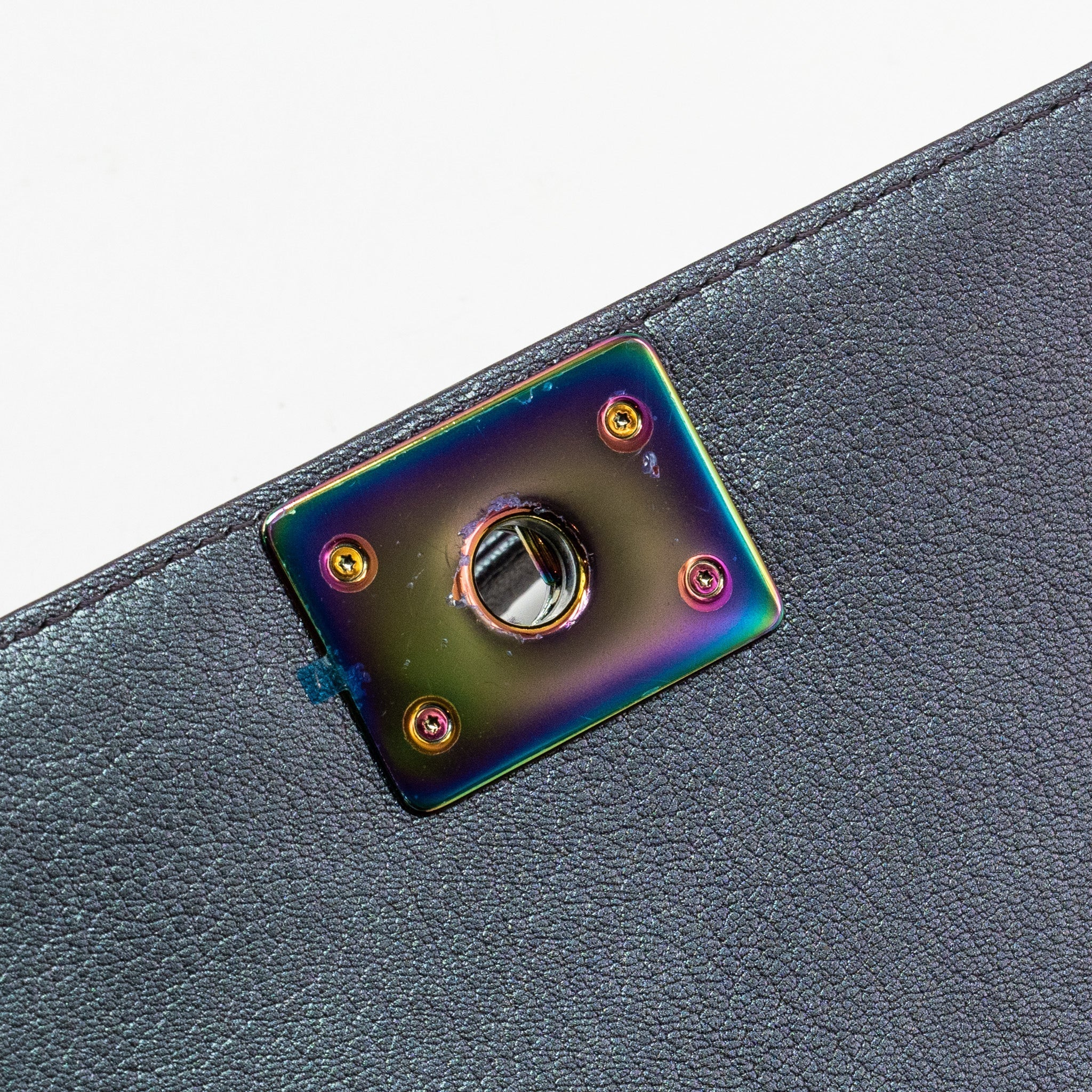 CHANEL MEDIUM BOY BAG GOATSKIN IRIDESCENT PURPLE MULTICOLOUR HARDWARE
