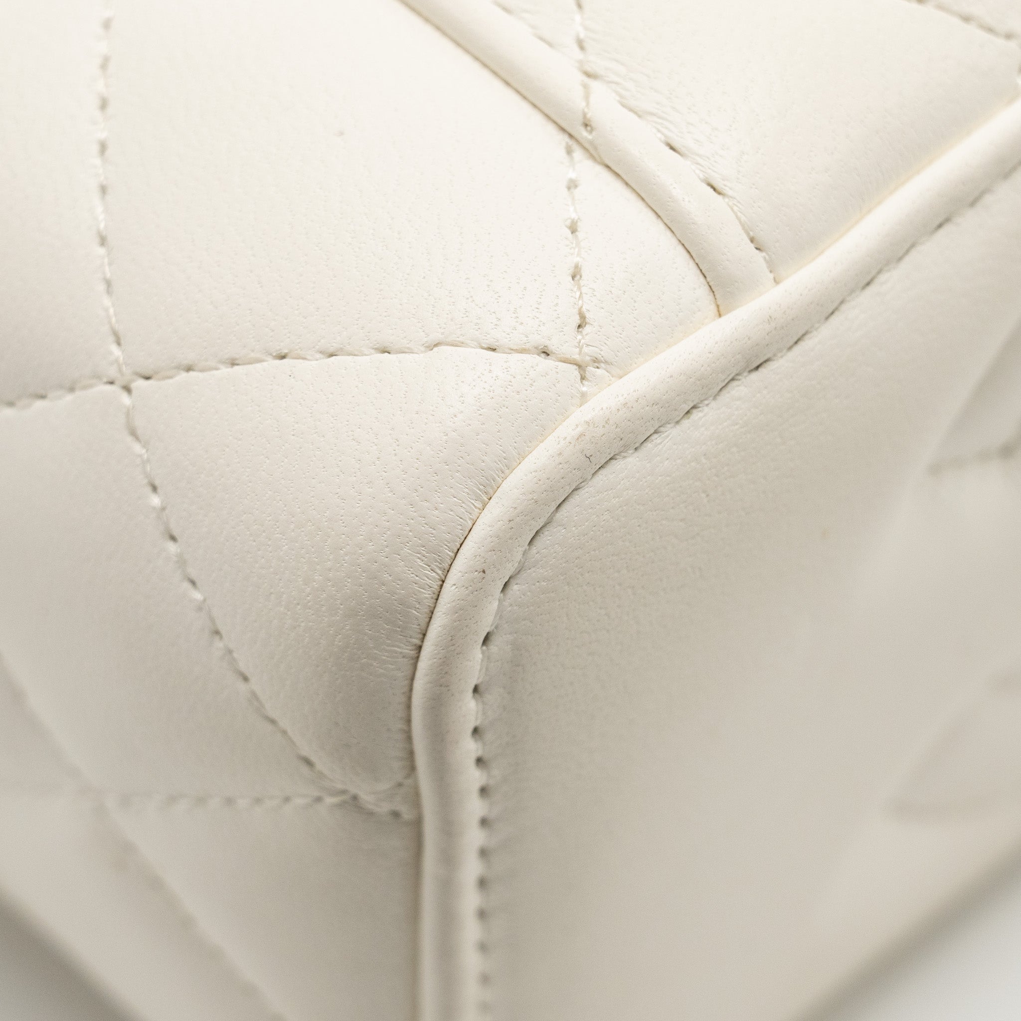 CHANEL PEARL CRUSH LONG VANITY CASE LAMBSKIN WHITE GHW (MICROCHIP)