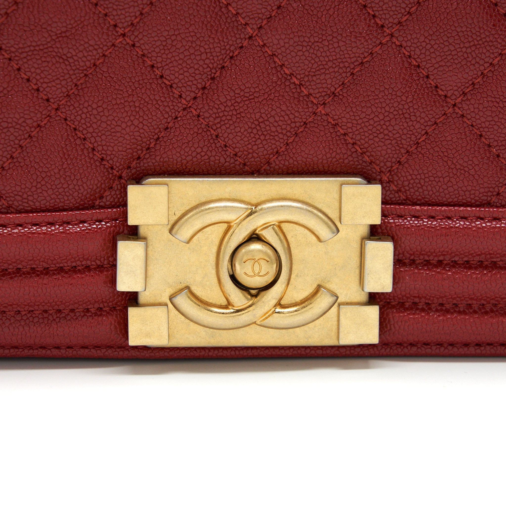 CHANEL MEDIUM BOY GRAINED RED CALFSKIN BRUSHED GHW