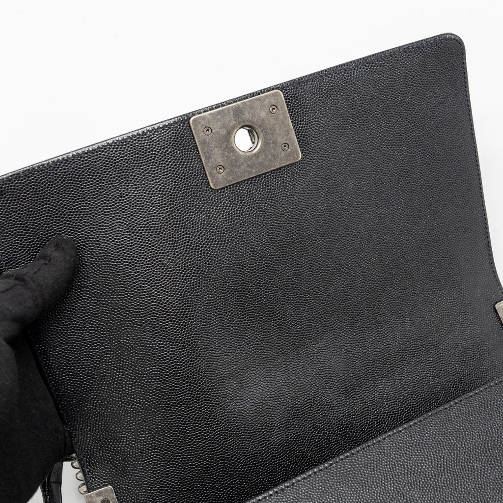 CHANEL MEDIUM BOY BAG CAVIAR BLACK RUTHENIUM HARDWARE