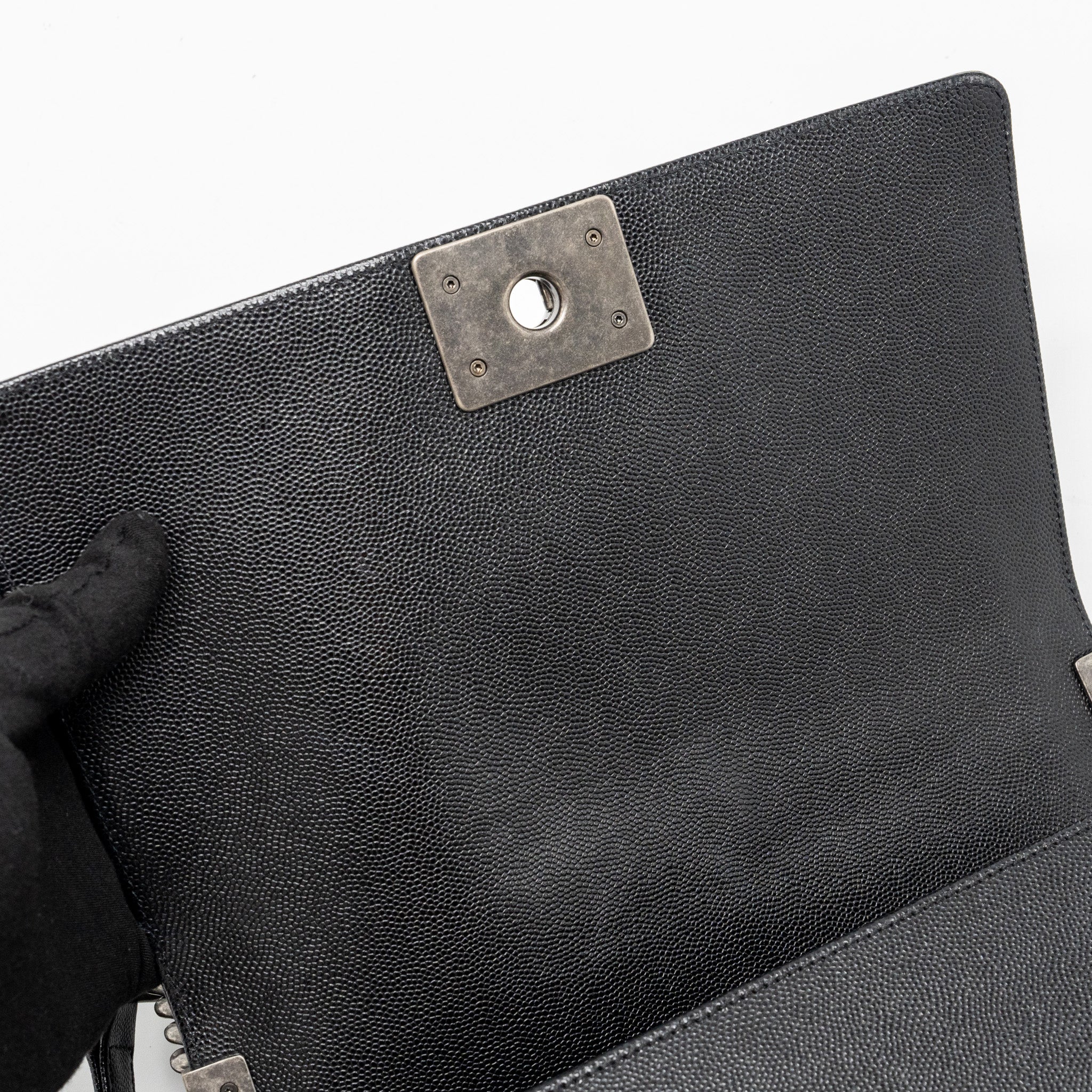 CHANEL MEDIUM BOY BAG CAVIAR BLACK RUTHENIUM HARDWARE