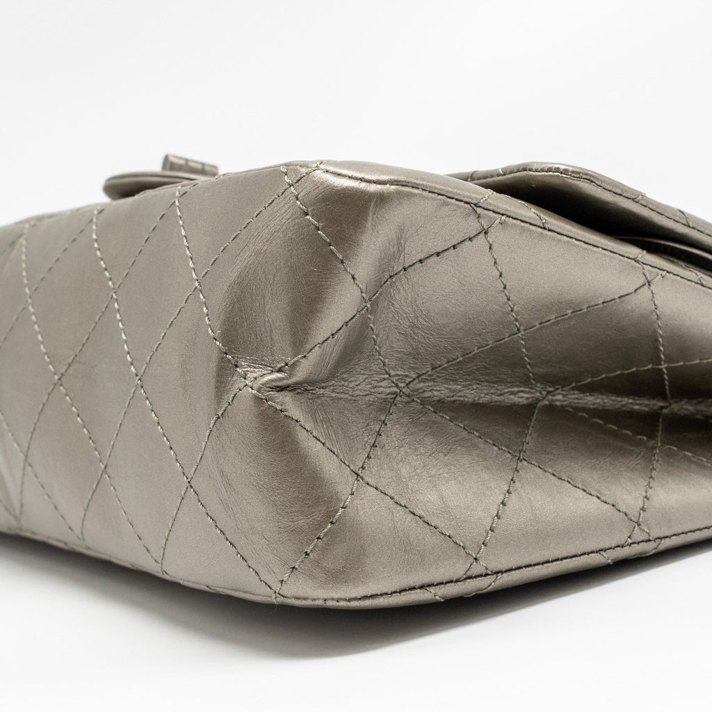 CHANEL MAXI 2.55 REISSUE FLAP BAG AGED CALFSKIN IRIDESCENT LIGHT GREY RUTHENIUM HARDWARE