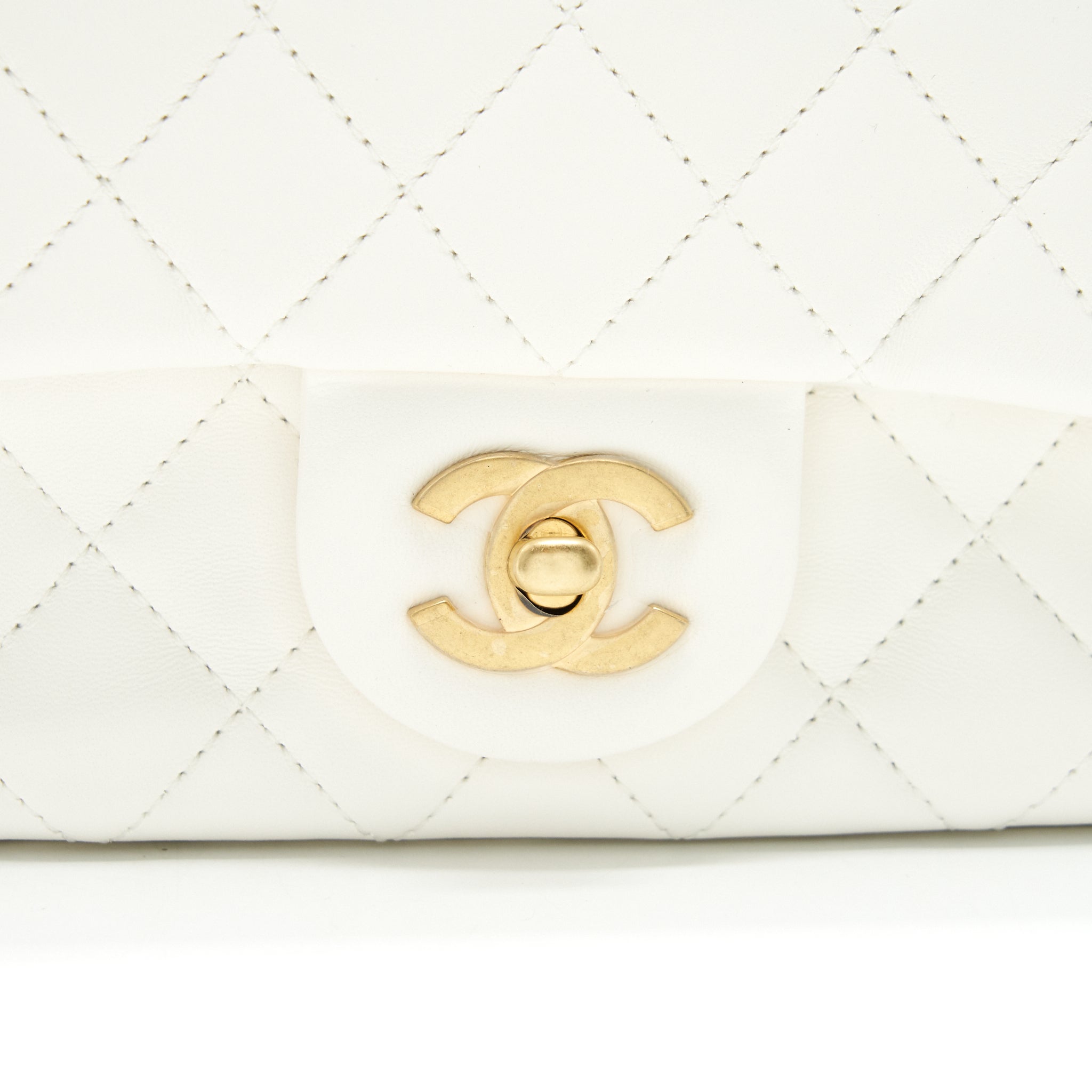 CHANEL 21B PEARL CRUSH SQUARE MINI FLAP BAG LAMBSKIN WHITE GHW