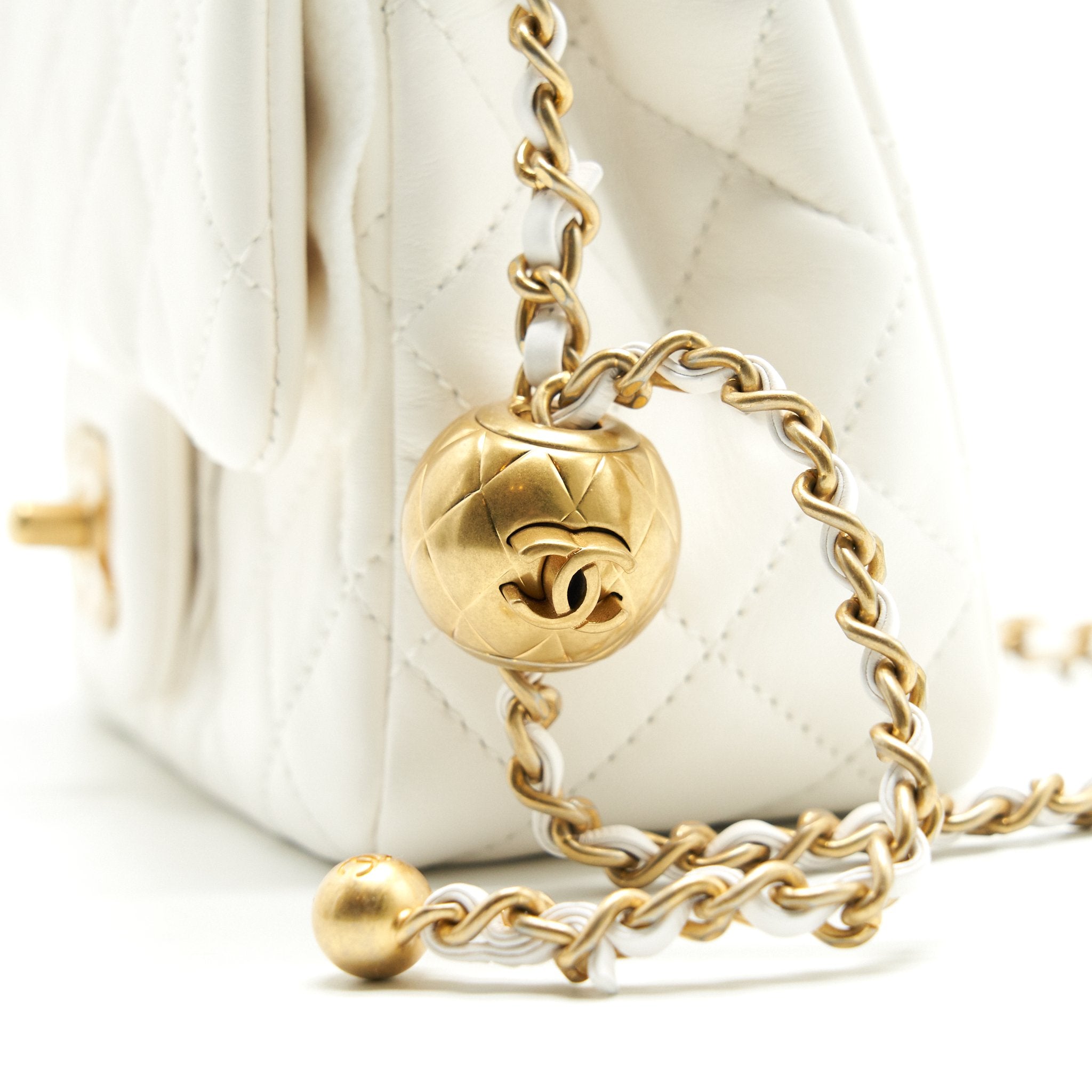 CHANEL 21B PEARL CRUSH MINI SQUARE FLAP BAG WHITE GHW