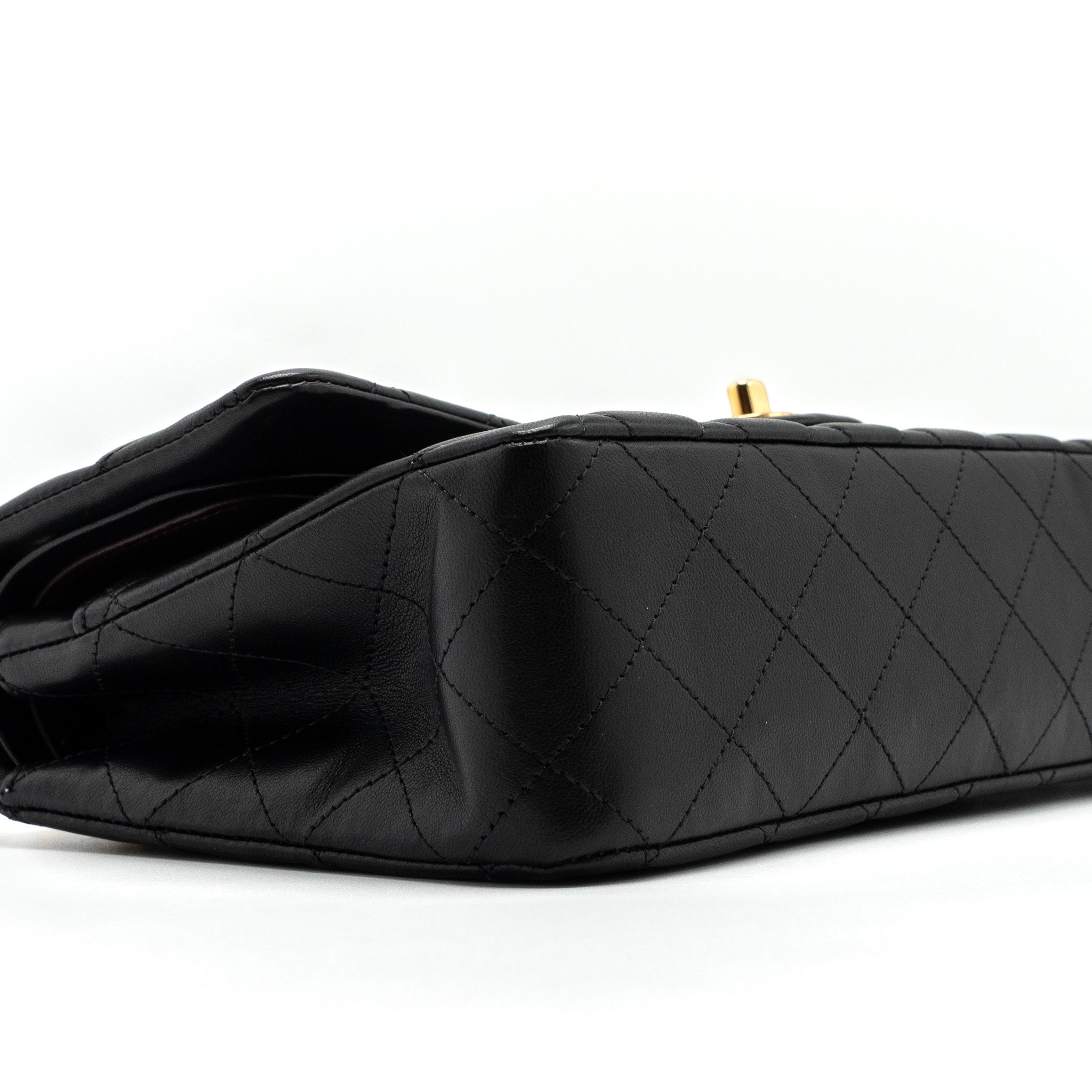 CHANEL MEDIUM CLASSIC FLAP BAG LAMBSKIN BLACK GHW