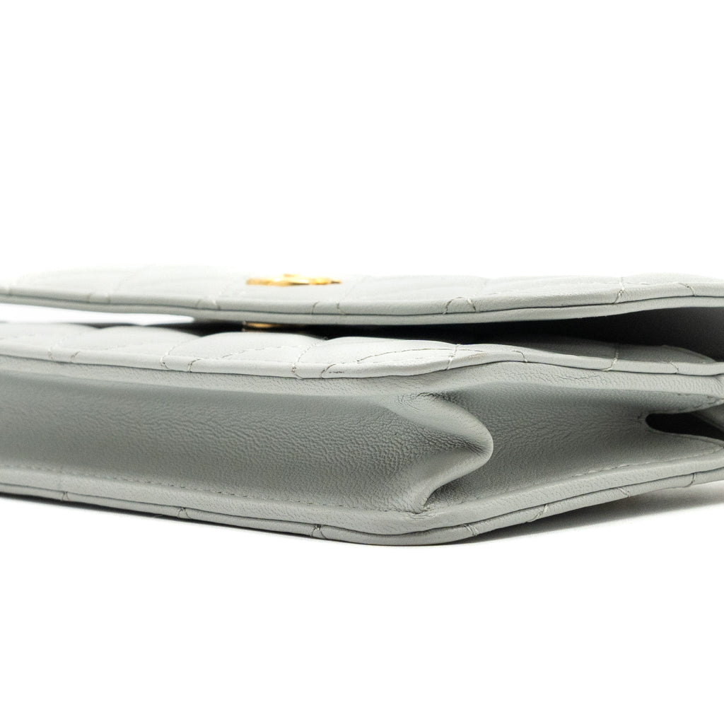 CHANEL PEARL CRUSH MINI WALLET ON CHAIN LAMBSKIN LIGHT GREY BRUSHED GHW(MICROCHIP)