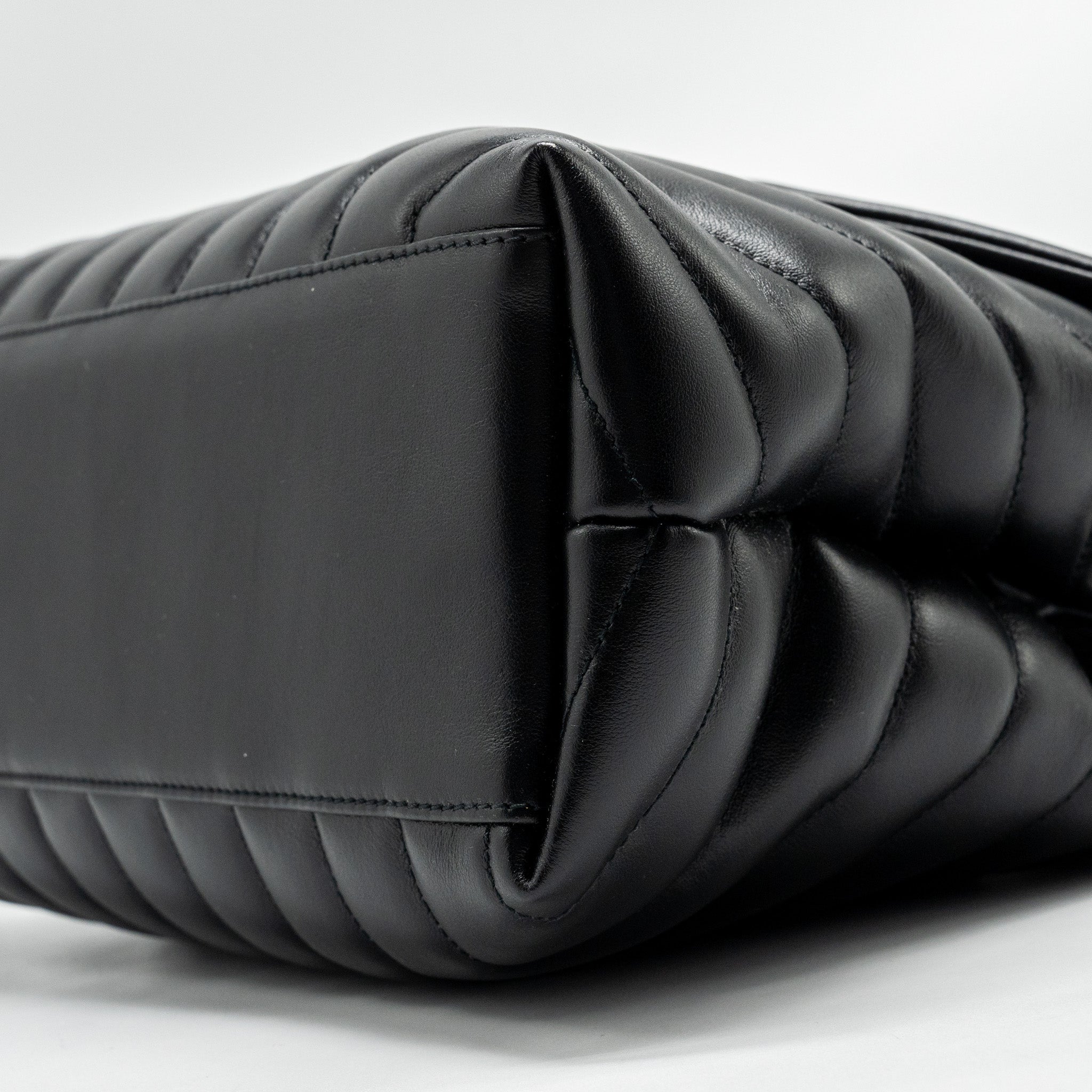 SAINT LAURENT/YSL MEDIUM LOULOU SHOULDER BAG CALFSKIN BLACK SHW
