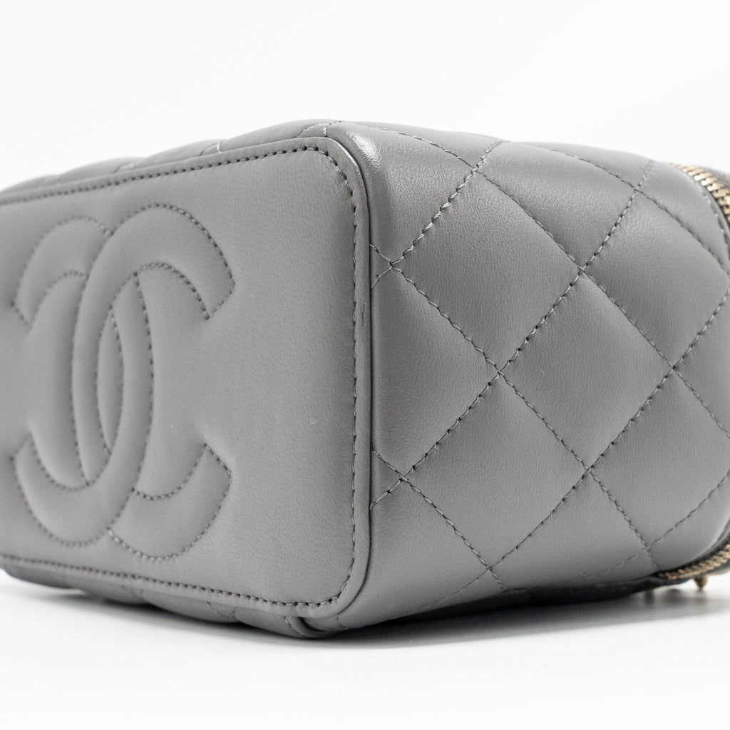 CHANEL TOP HANDLE LONG VANITY WITH CHAIN LAMBSKIN GREY LGHW (MICROCHIP)