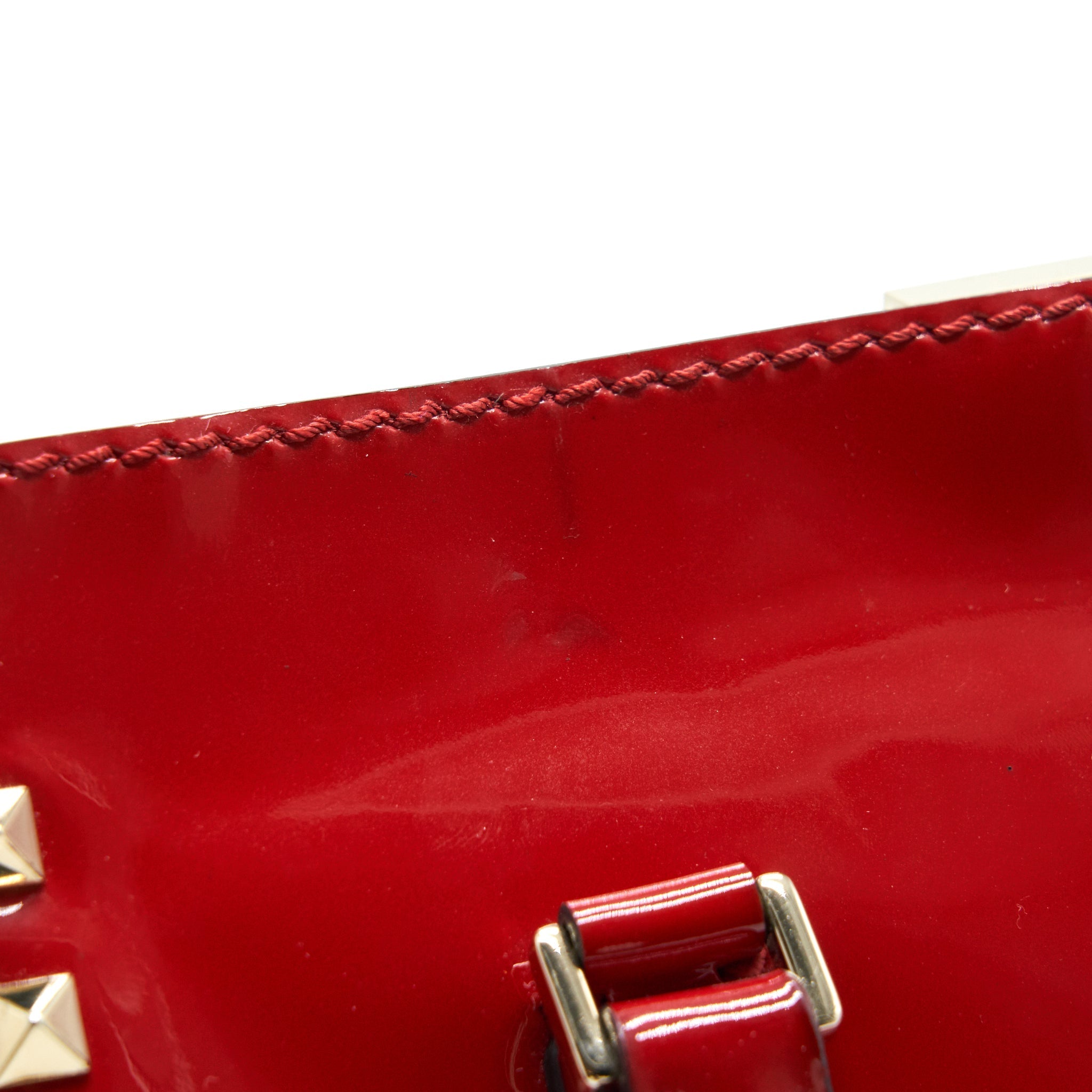 VALENTINO ROCKSTUD SMALL PAGOTA TOTE IN PATENT RED